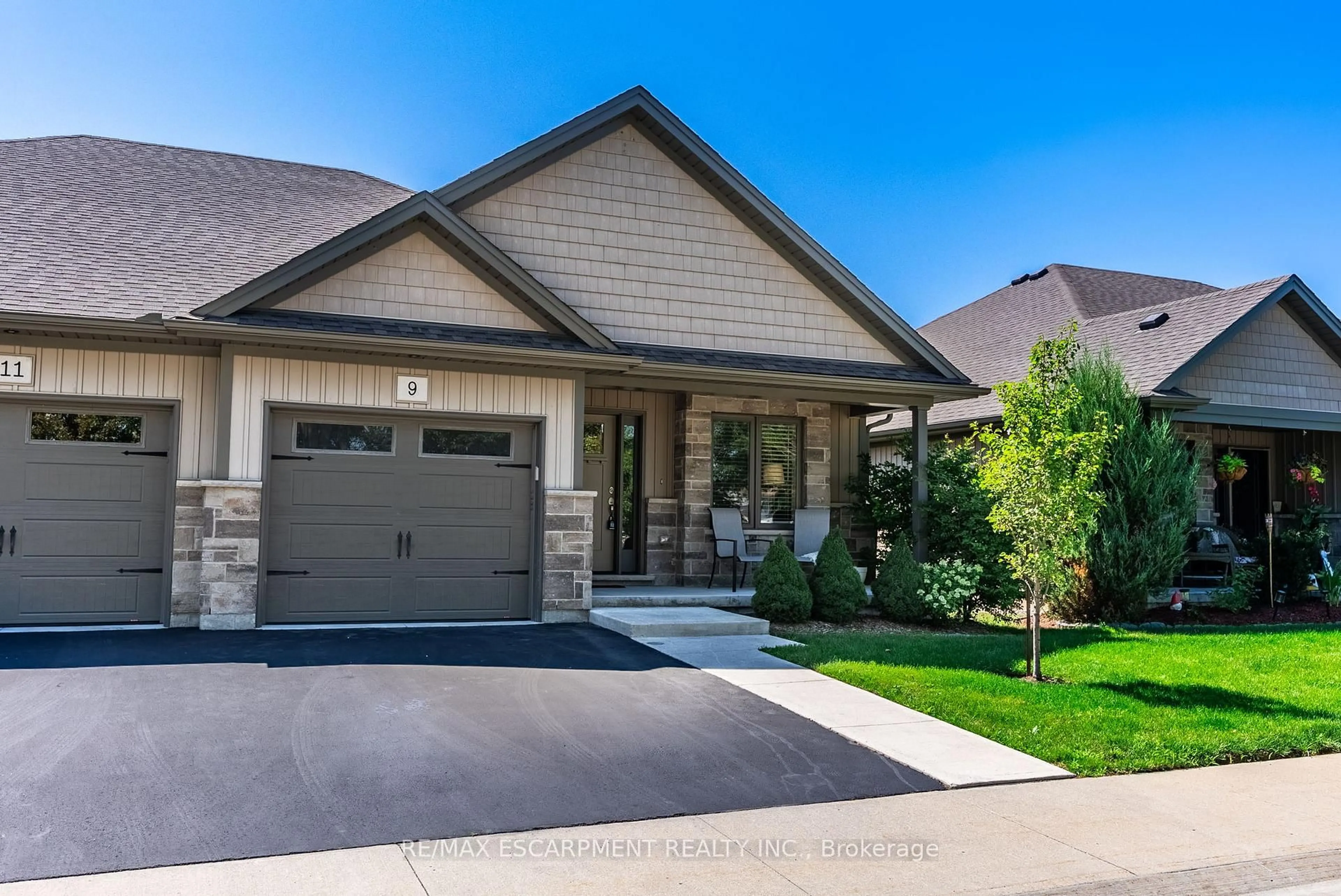 Home with brick exterior material, street for 9 Richard Cres, West Lincoln Ontario L0R 2A0