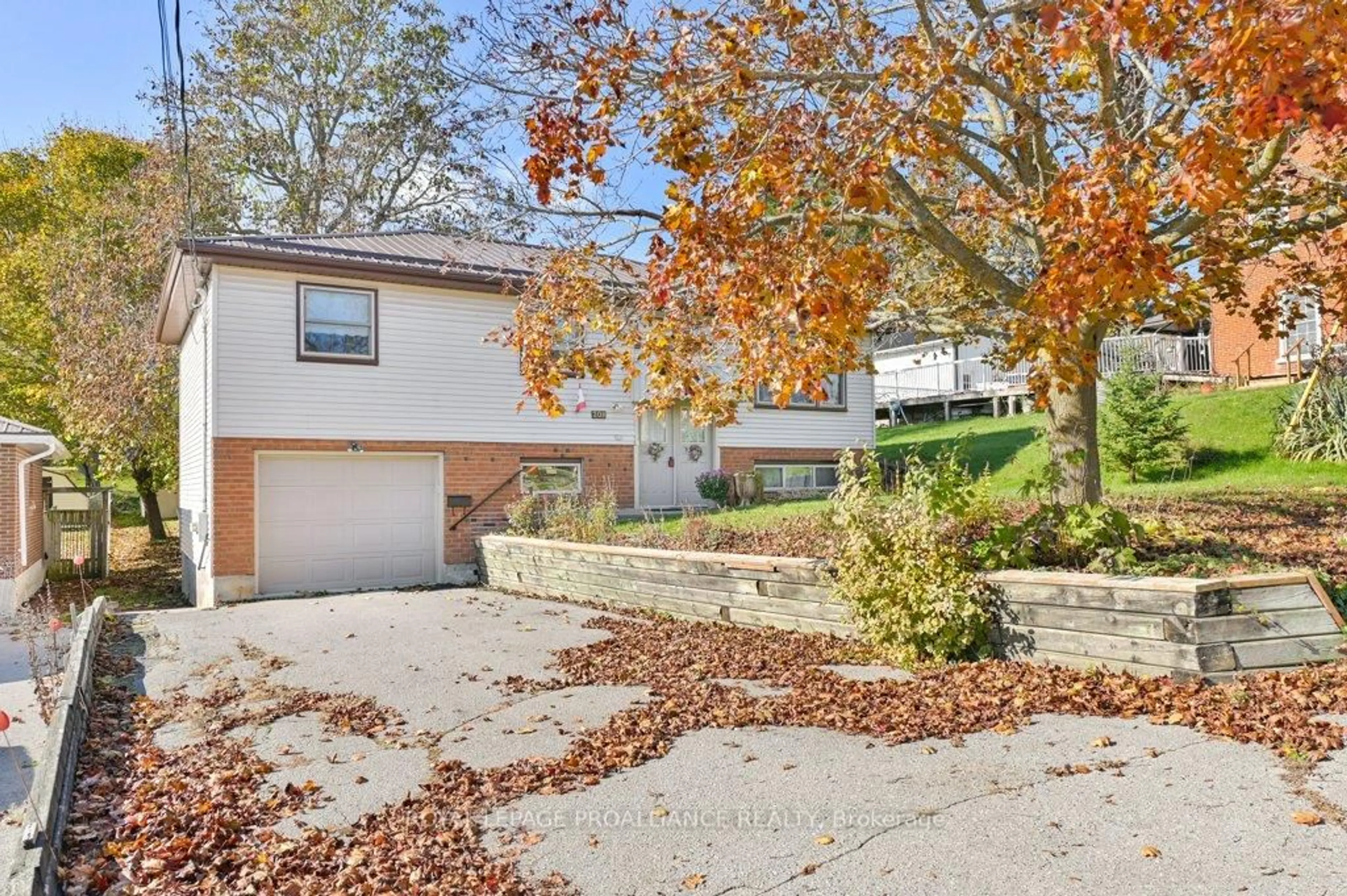 Unknown for 208 William St, Stirling Ontario K0K 3E0