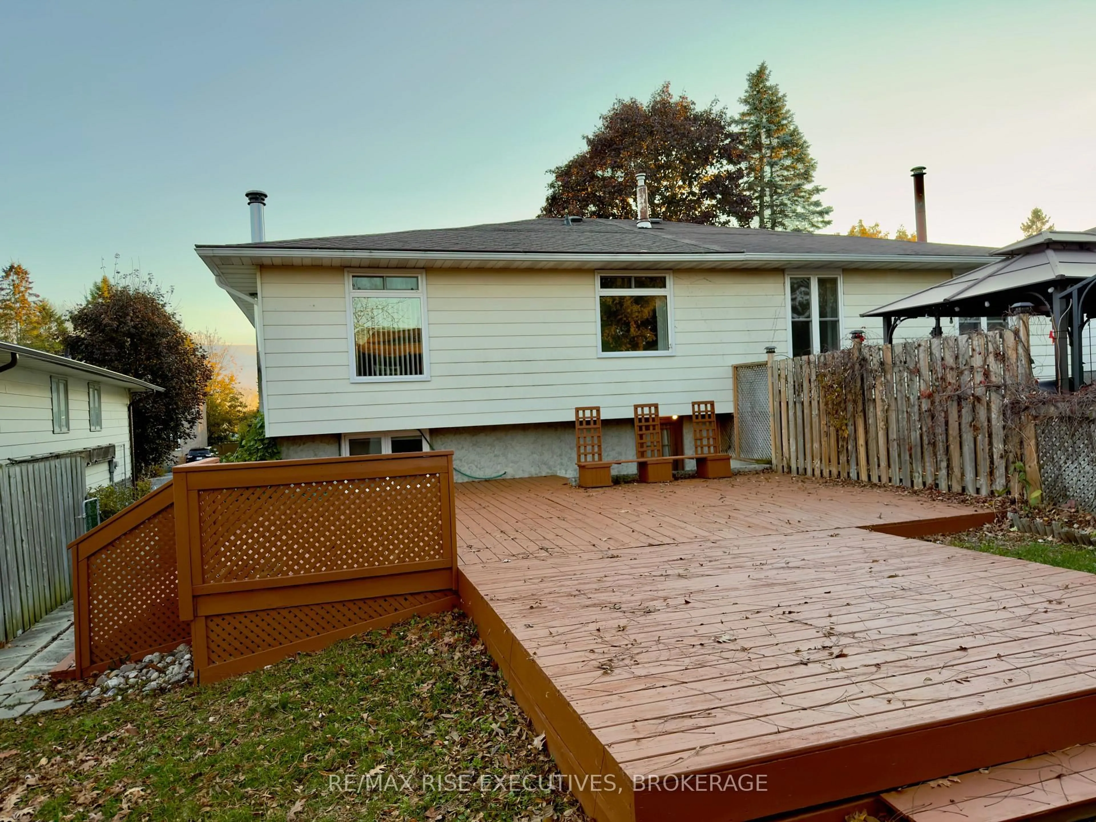 A pic from outside/outdoor area/front of a property/back of a property/a pic from drone, unknown for 740 Grouse Cres, Kingston Ontario K7P 1A2