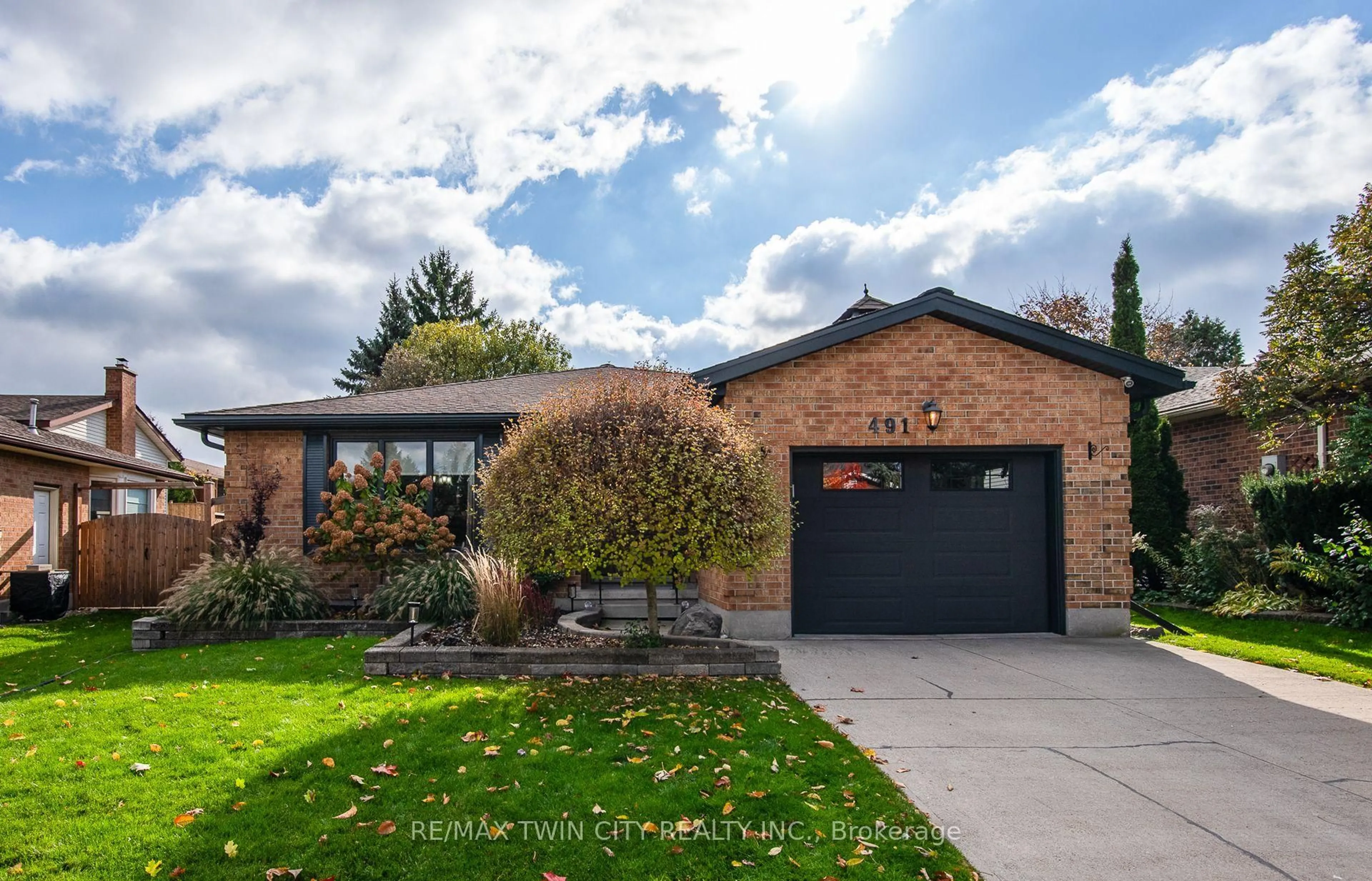 Home with brick exterior material, street for 491 Appledale Cres, Waterloo Ontario N2T 1V5