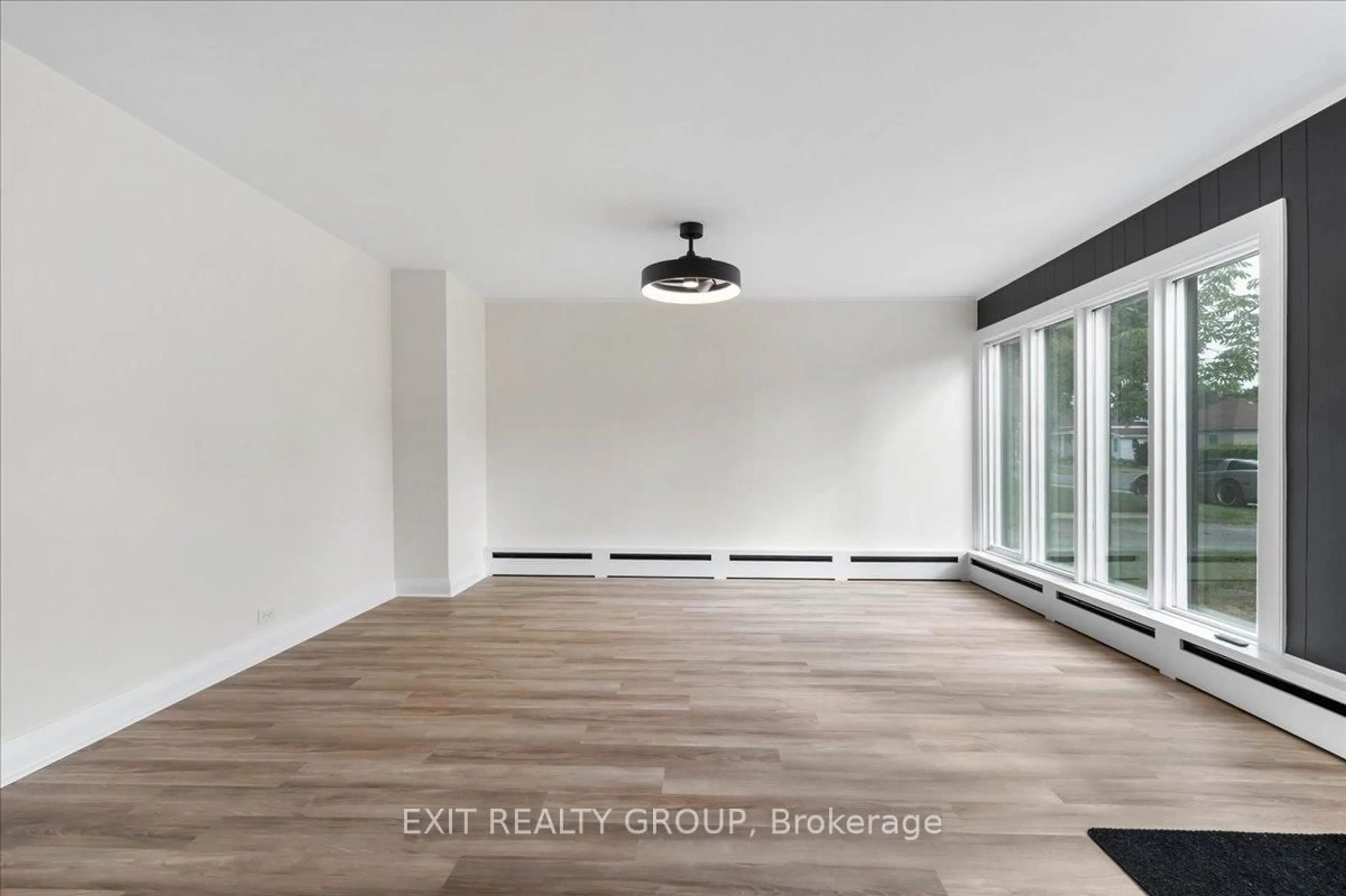 A pic of a room for 34 Orchard Dr, Belleville Ontario K8P 2K4