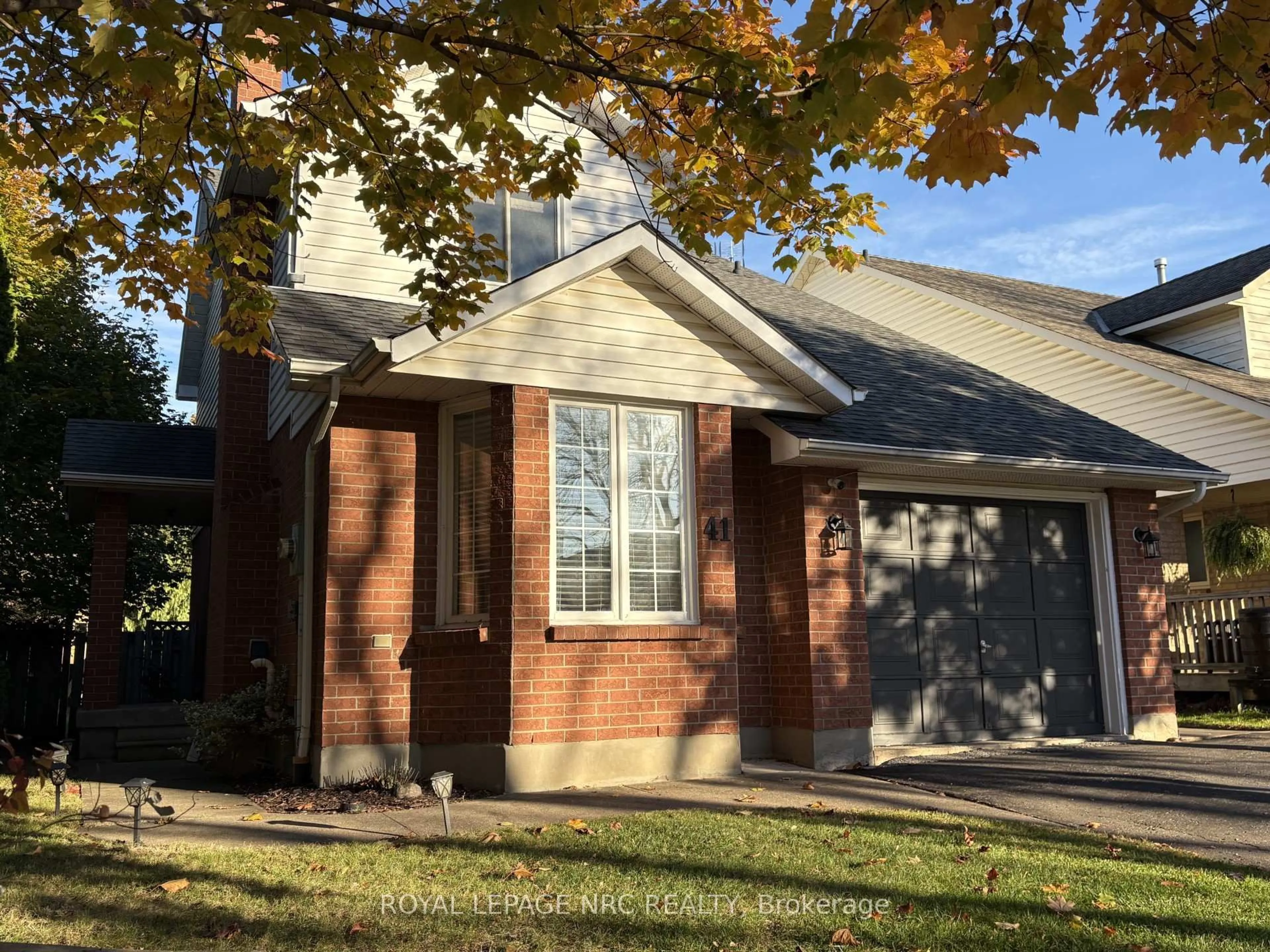 Home with brick exterior material, street for 41 Huntington Lane, St. Catharines Ontario L2S 3R5