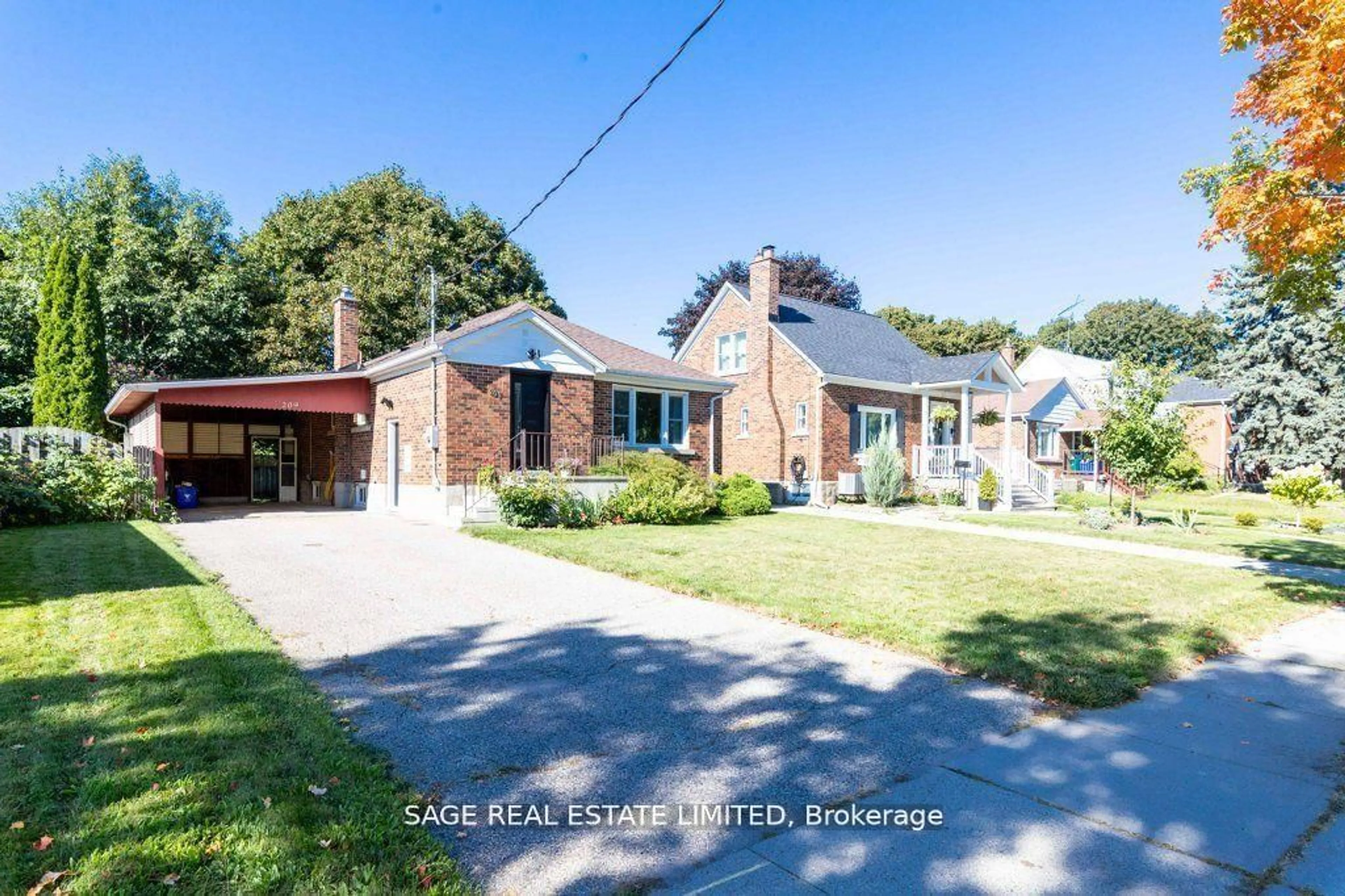 Home with brick exterior material, street for 209 Bedford Rd, Kitchener Ontario N2G 3A5