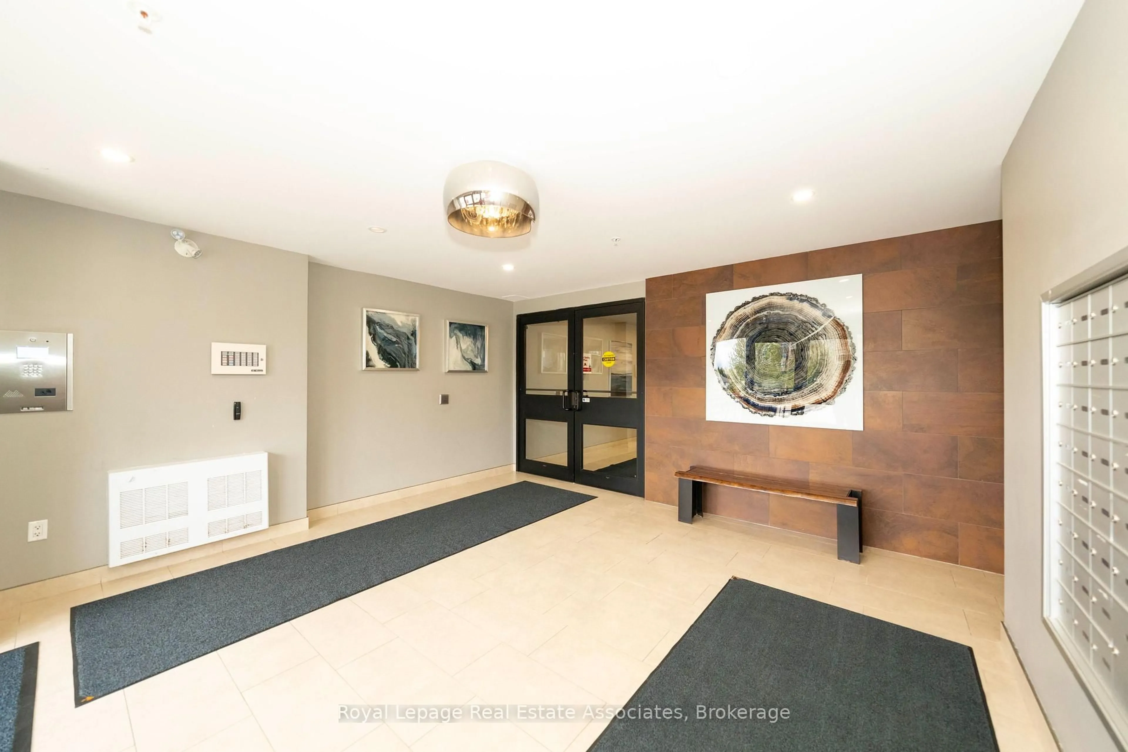 Indoor foyer for 25 Kay Cres #306, Guelph Ontario N1L 0P2