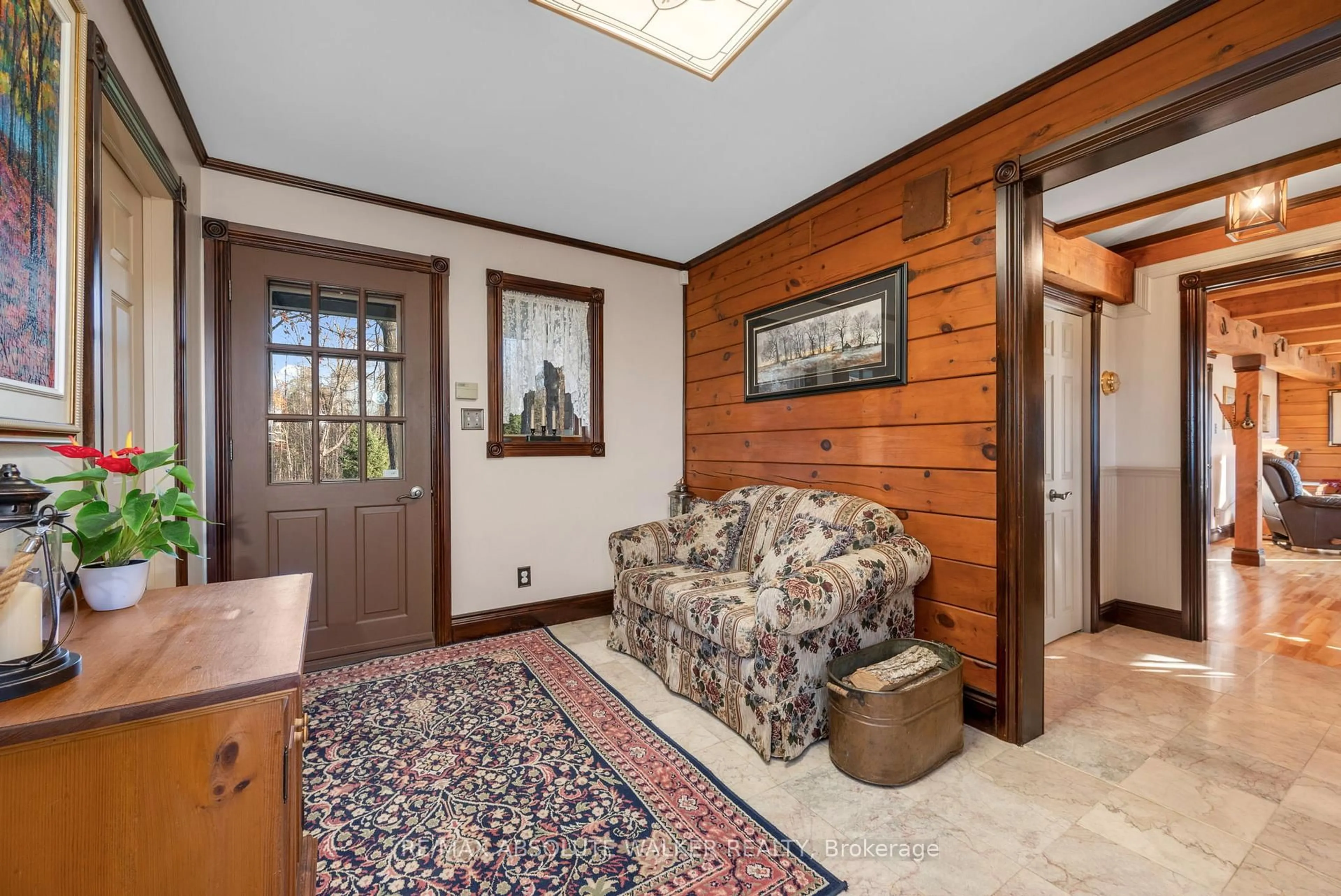 Indoor entryway for 880 TOWNLINE Rd, North Grenville Ontario K0G 1J0