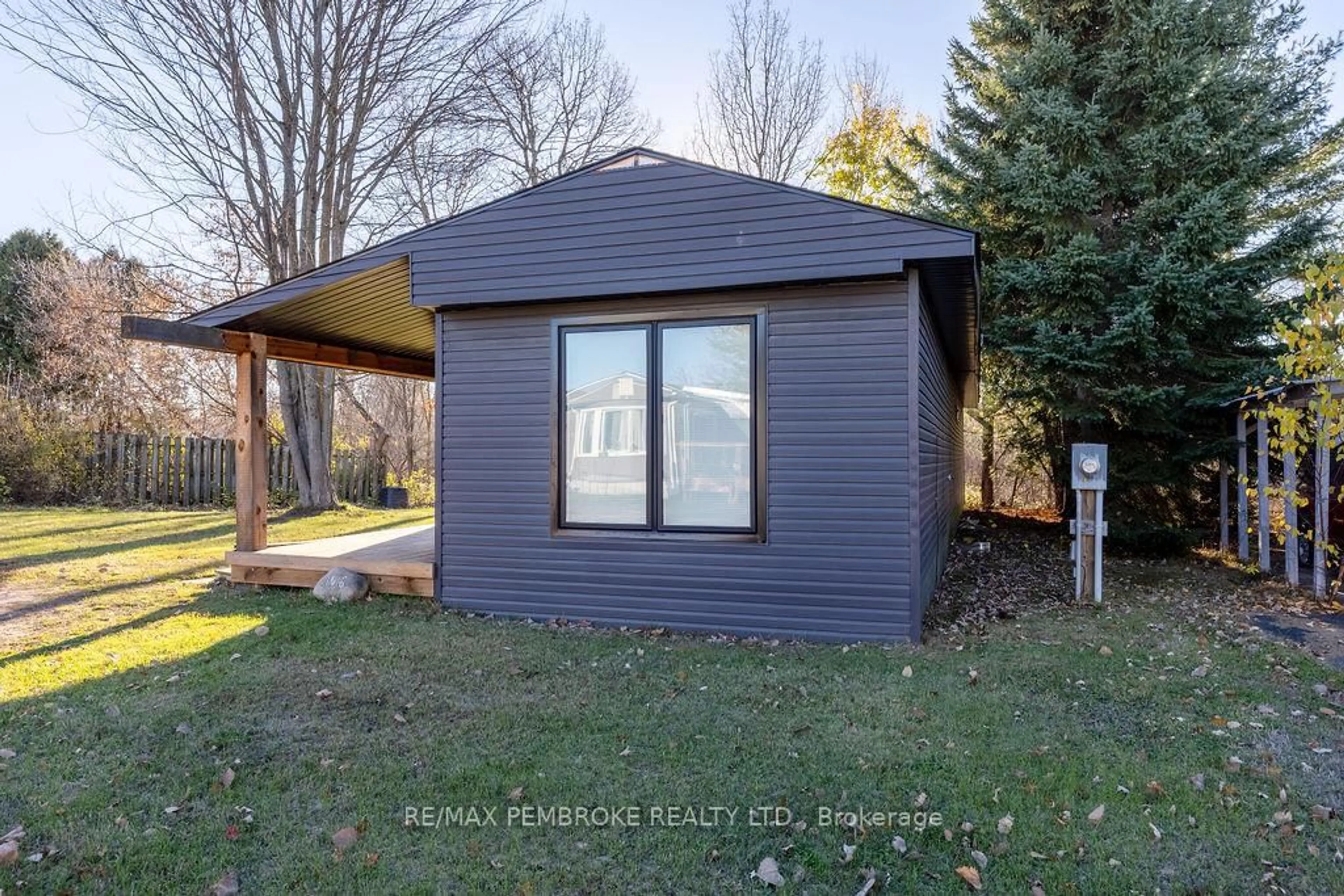 Unknown for 106 Pinehurst Estates, Petawawa Ontario K8H 2H2