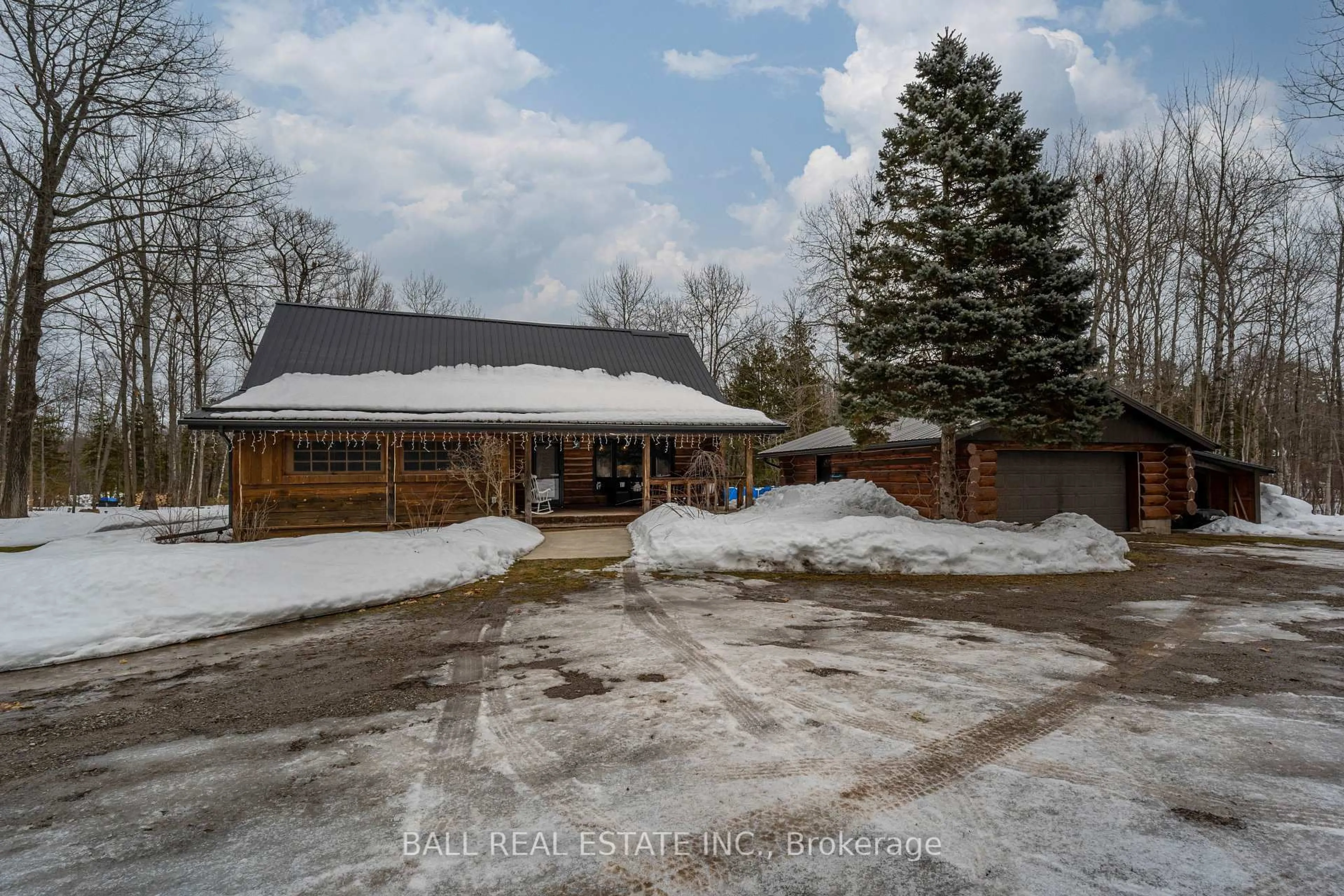 A pic from outside/outdoor area/front of a property/back of a property/a pic from drone, street for 1155 Mississauga Rd, Curve Lake First Nation 35 Ontario K0L 1R0