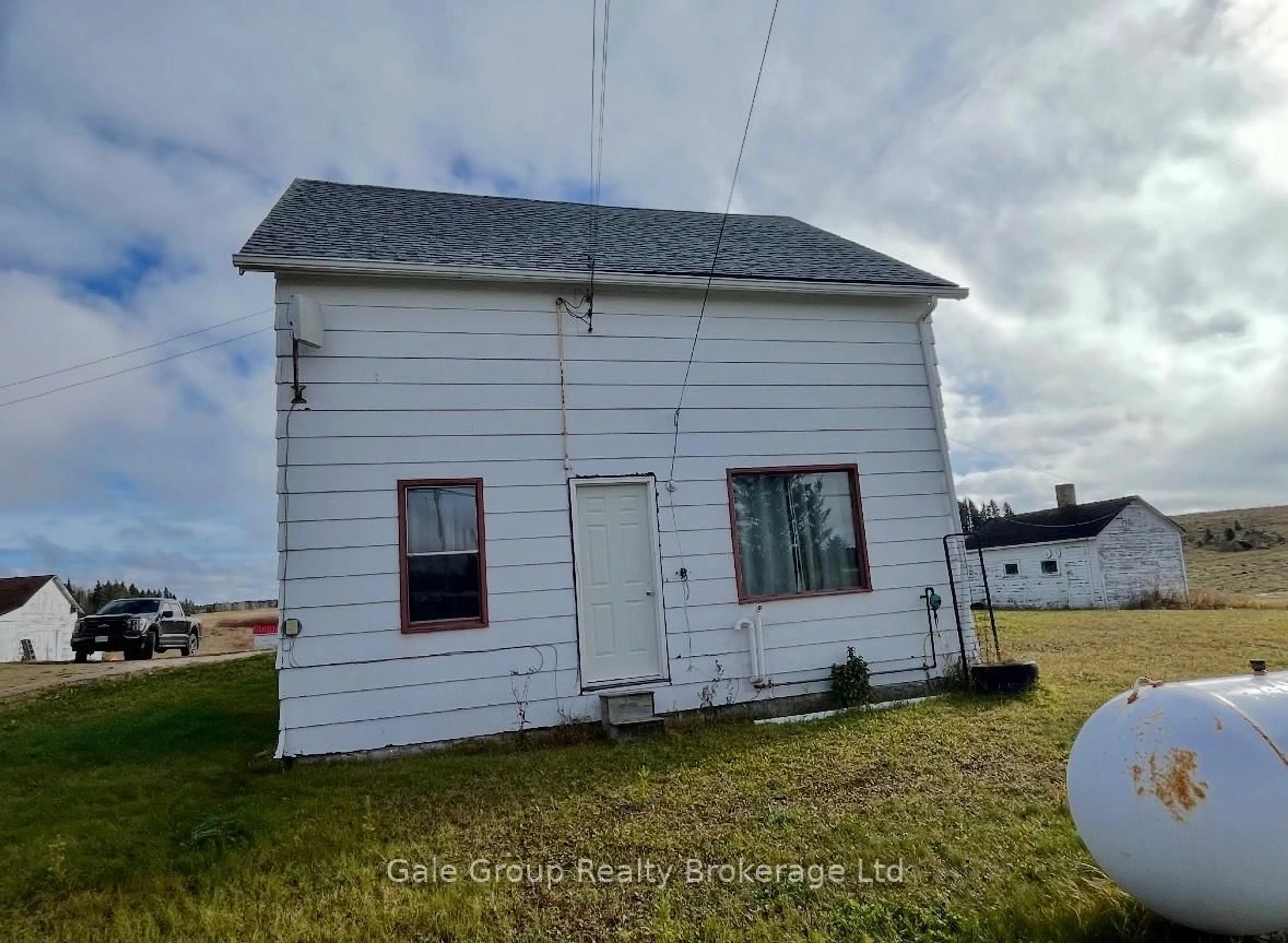 Shed for 2541 Highway 105 Highway, Kenora Ontario P0V 2L0