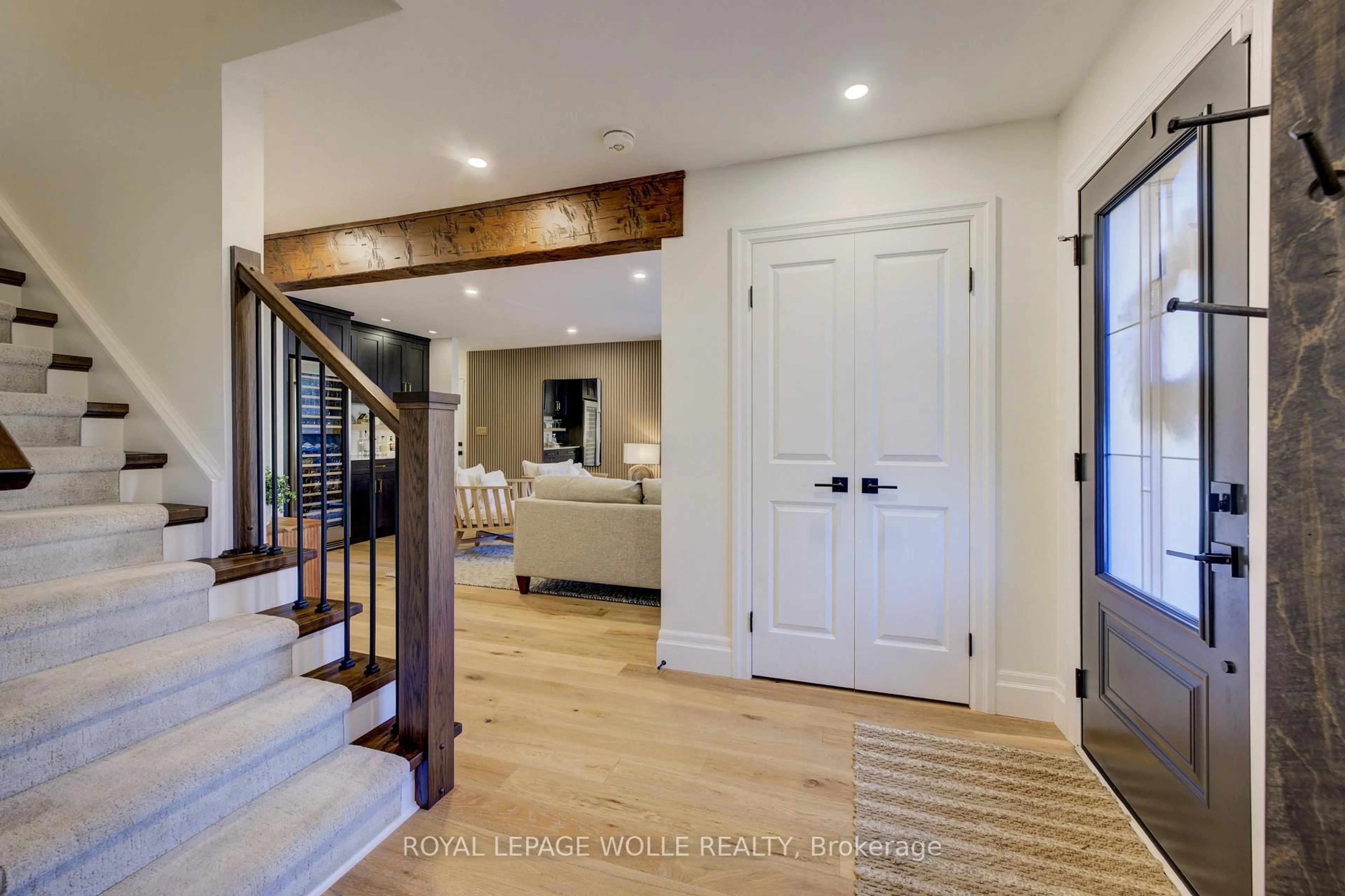 Indoor entryway for 191 John St, Waterloo Ontario N2L 1C6