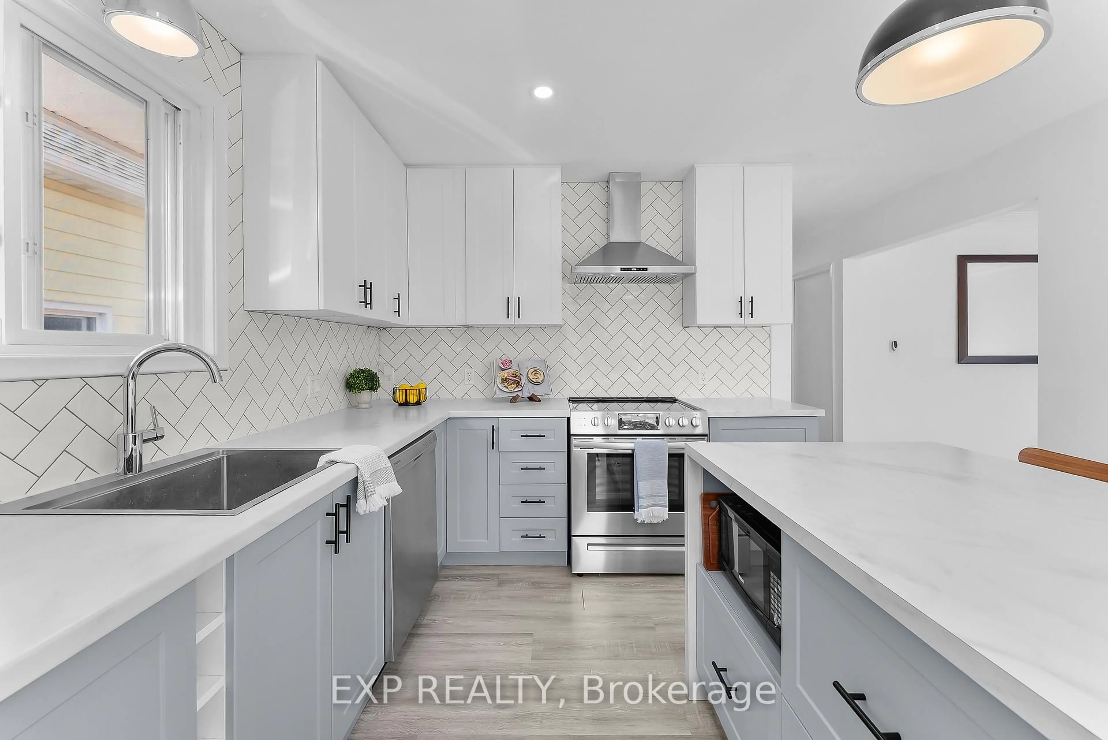 Contemporary kitchen, ceramic/tile floor for 19 Moote St, St. Catharines Ontario L2N 1B3