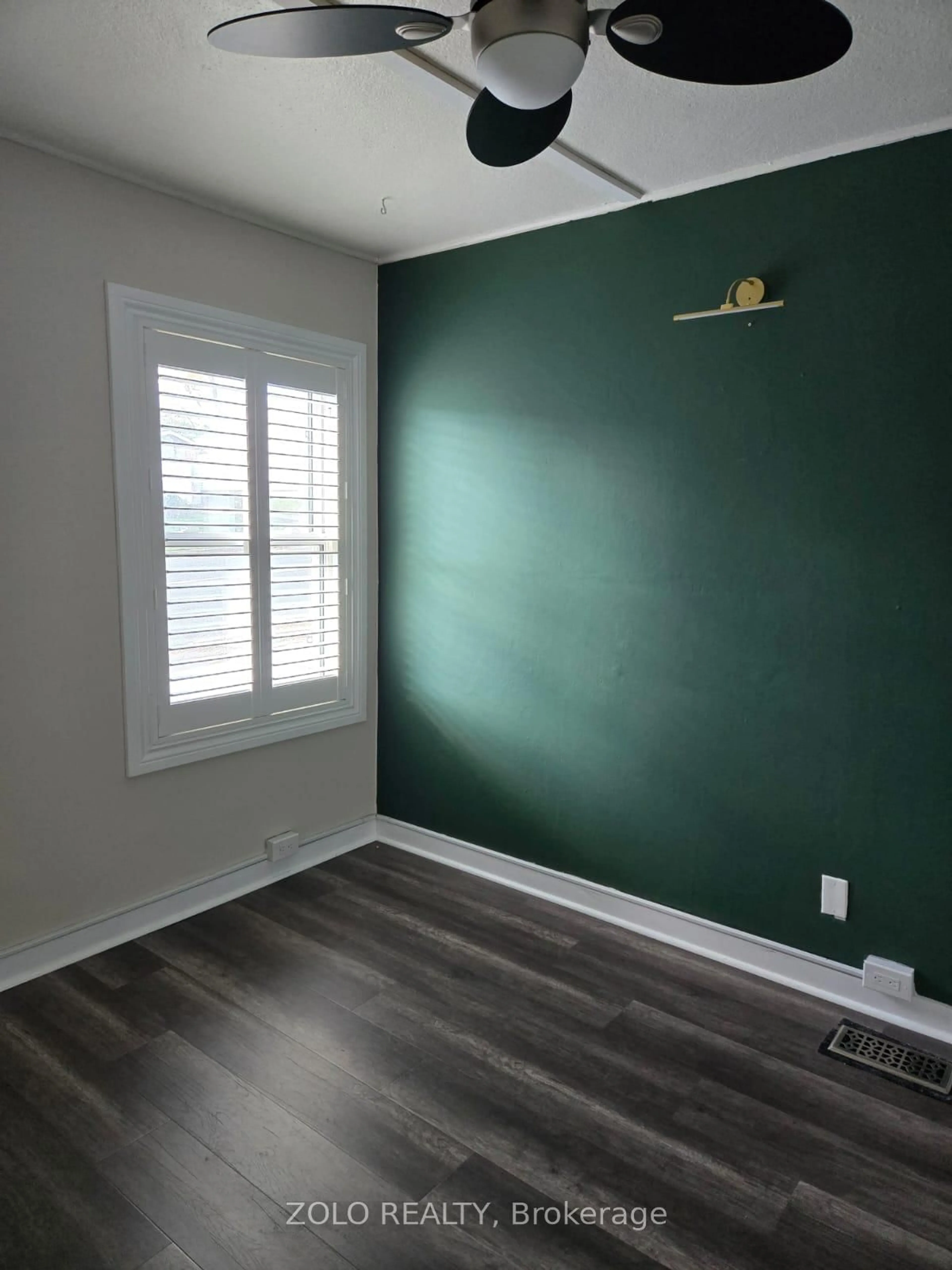 A pic of a room for 664 Park St, Peterborough Ontario K9H 4S3