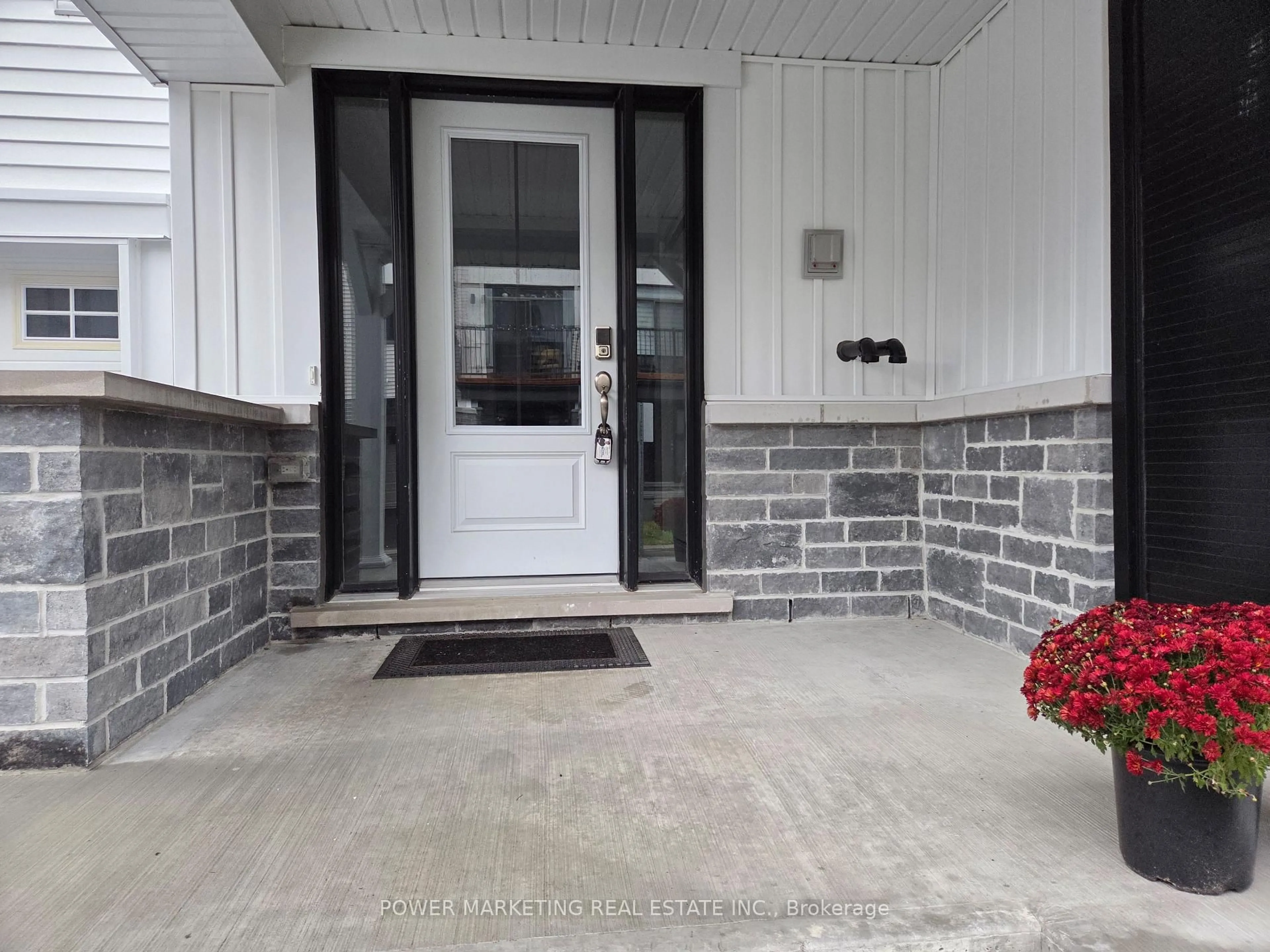 Indoor entryway for 903 Nova Private, Ottawa Ontario K2J 7B3