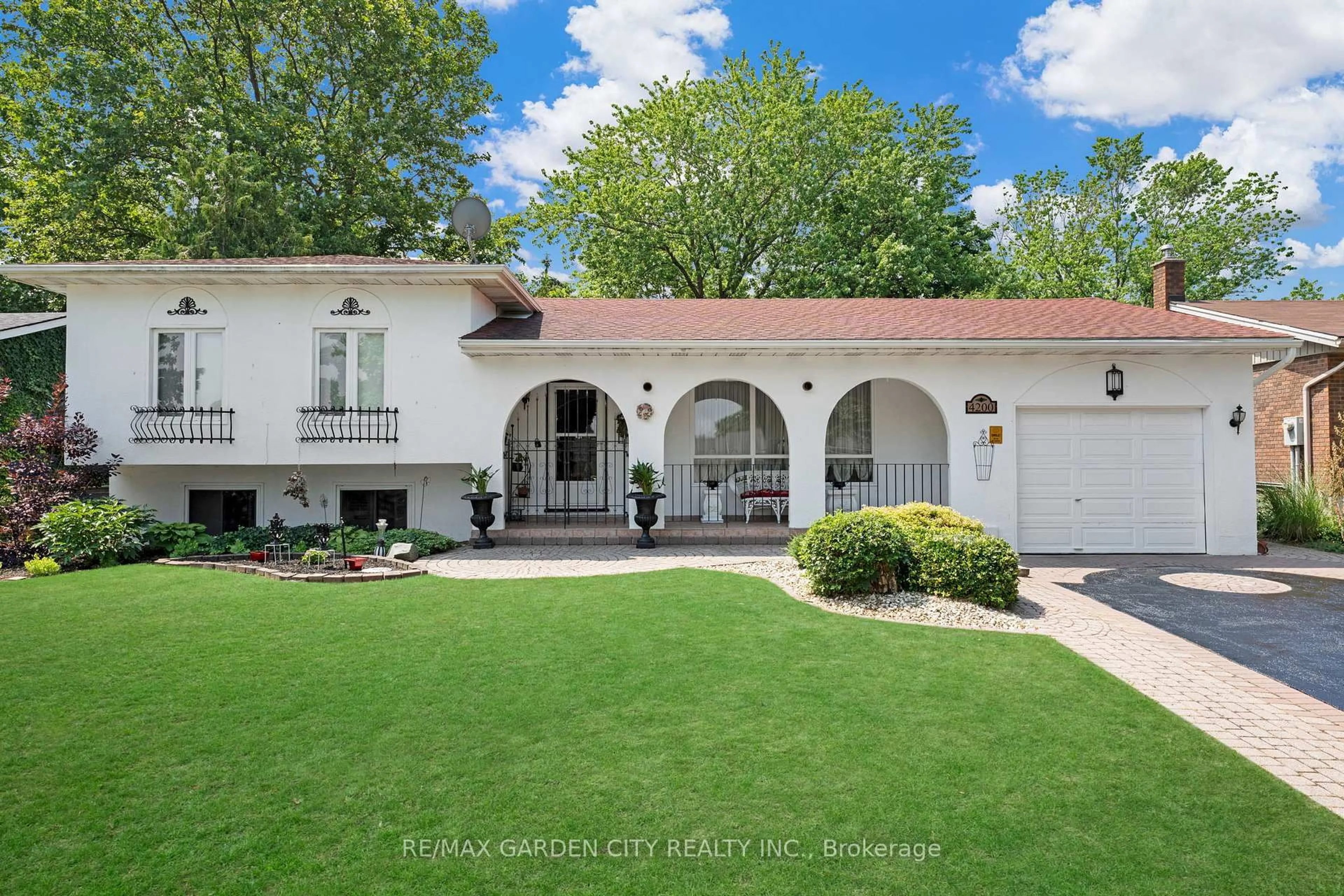 Unknown for 4200 Eastdale Dr, Lincoln Ontario L3J 0N3