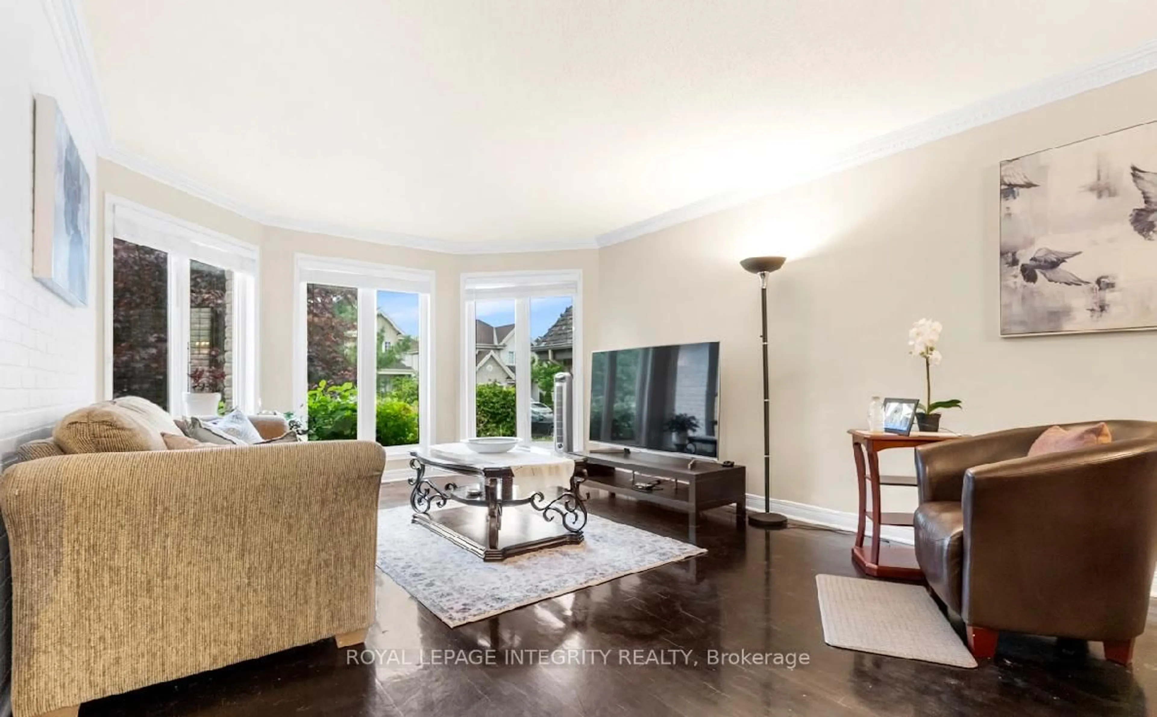 Living room with furniture, unknown for 157 Louise St, Clarence-Rockland Ontario K4K 1R7