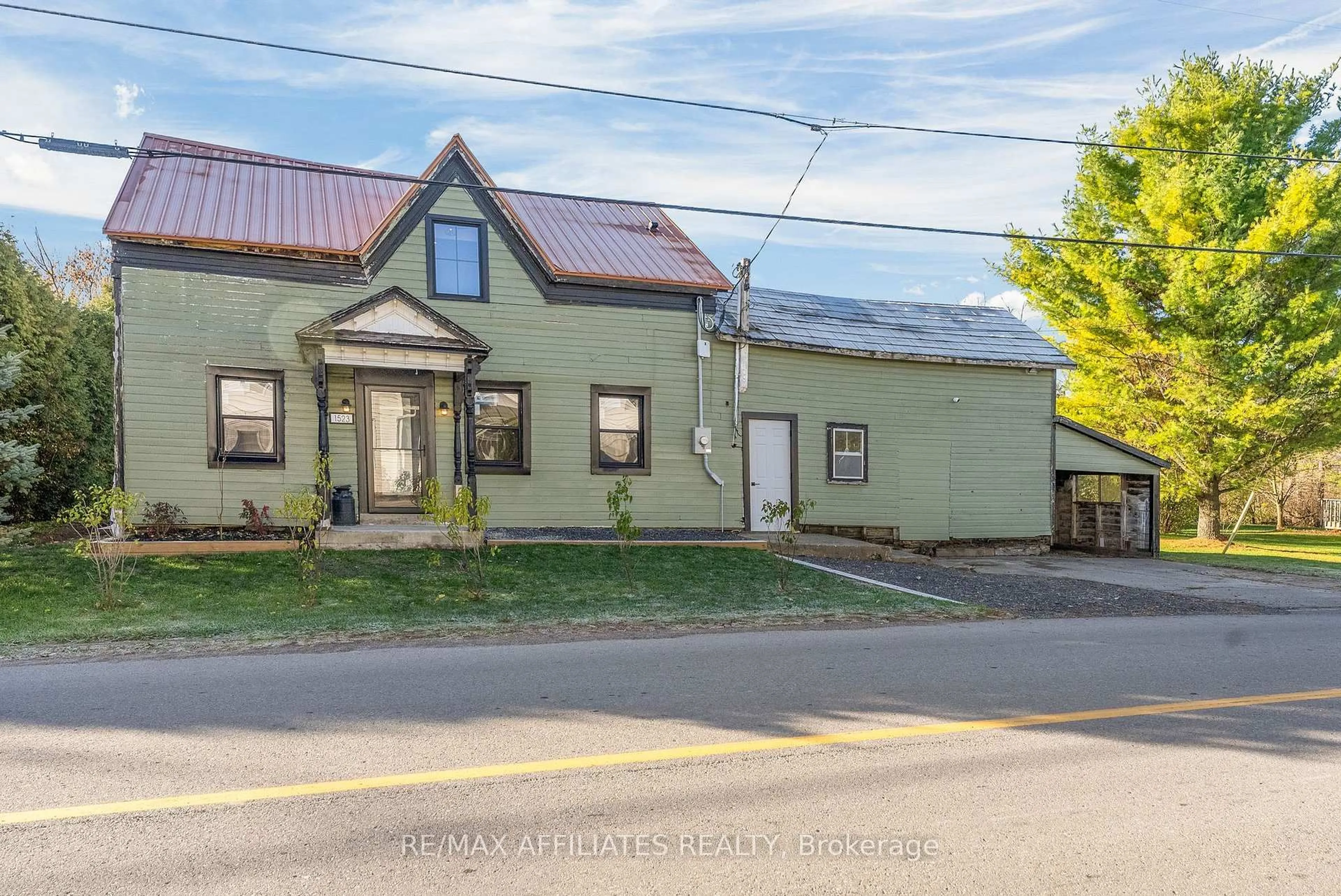 A pic from outside/outdoor area/front of a property/back of a property/a pic from drone, street for 1523 Ventnor Rd, Edwardsburgh/Cardinal Ontario K0E 1X0