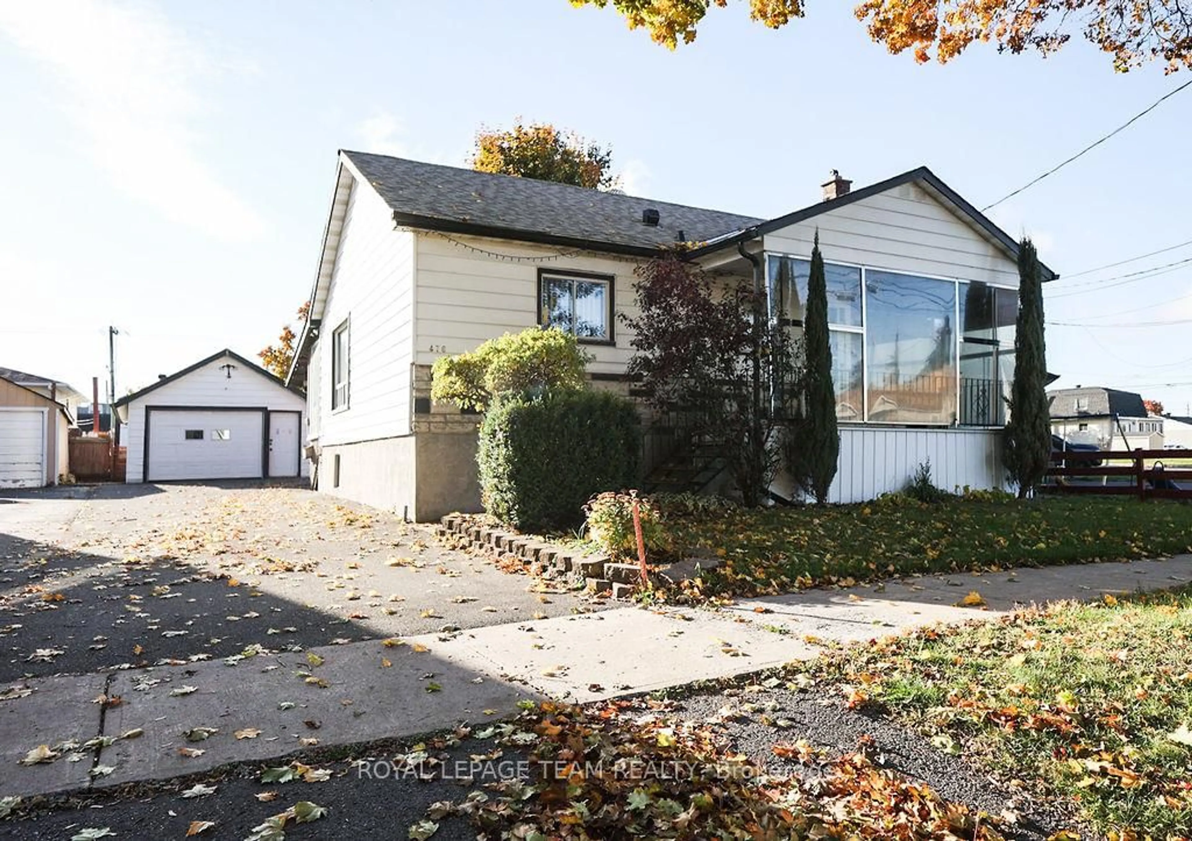 Home with vinyl exterior material, street for 476 Bousquet Ave, Cornwall Ontario K6H 3A4