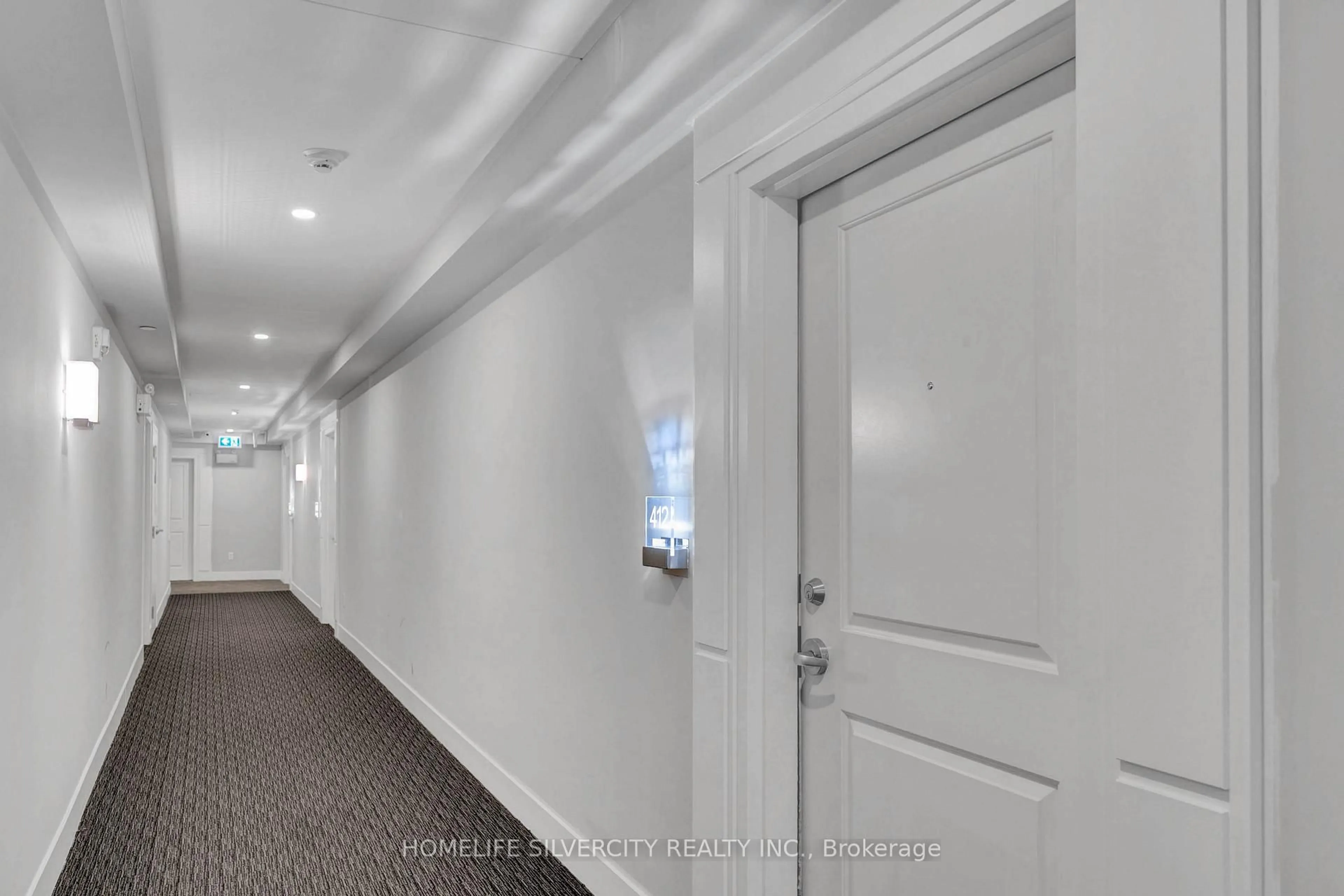 Indoor foyer for 1284 GORDON St #412, Guelph Ontario N1L 1H3