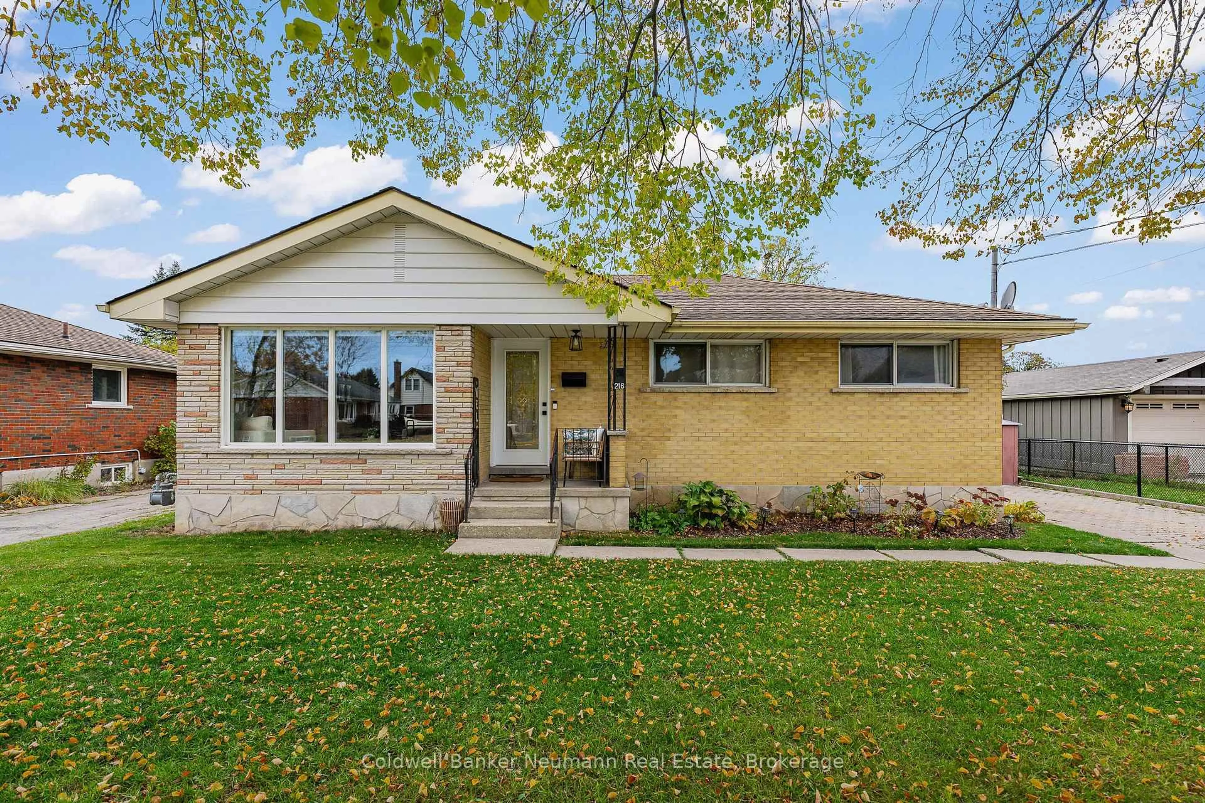 Home with brick exterior material, street for 216 METCALFE St, Guelph Ontario N1E 4Y5