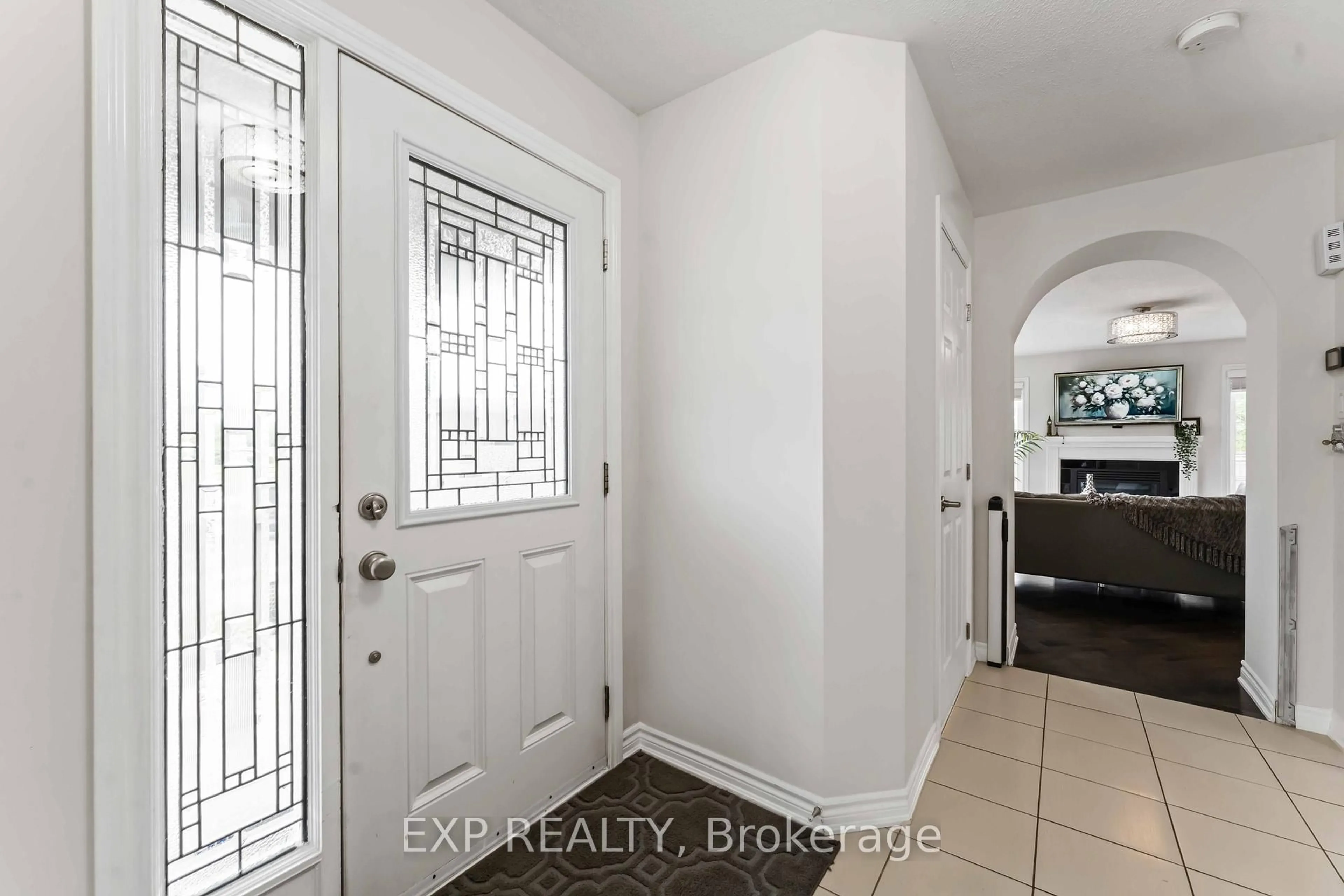 Indoor entryway for 226 Par-La-Ville Circ, Ottawa Ontario K2S 0T6