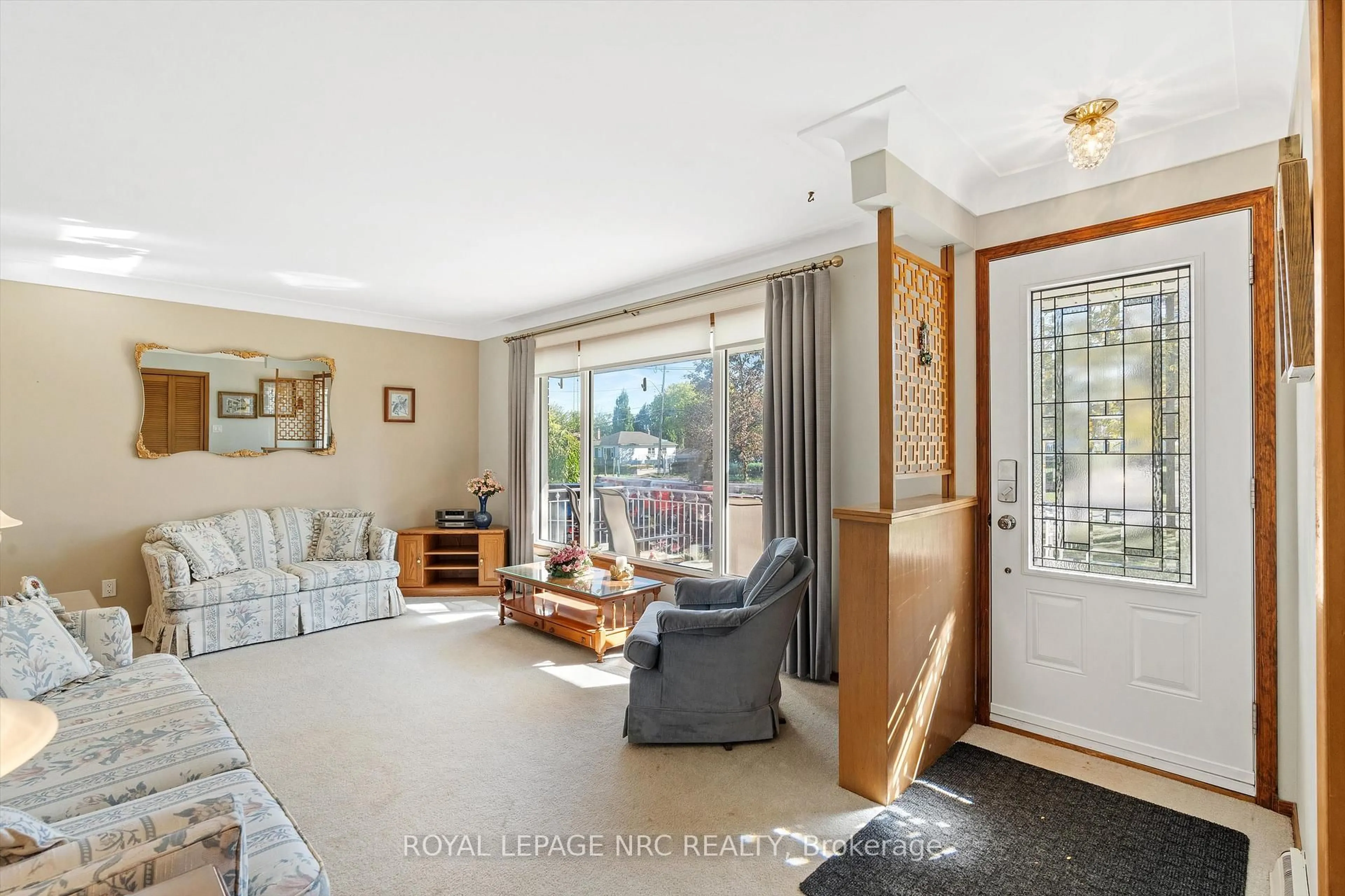 Living room with furniture, unknown for 270 St. Paul St, St. Catharines Ontario L2S 2E7