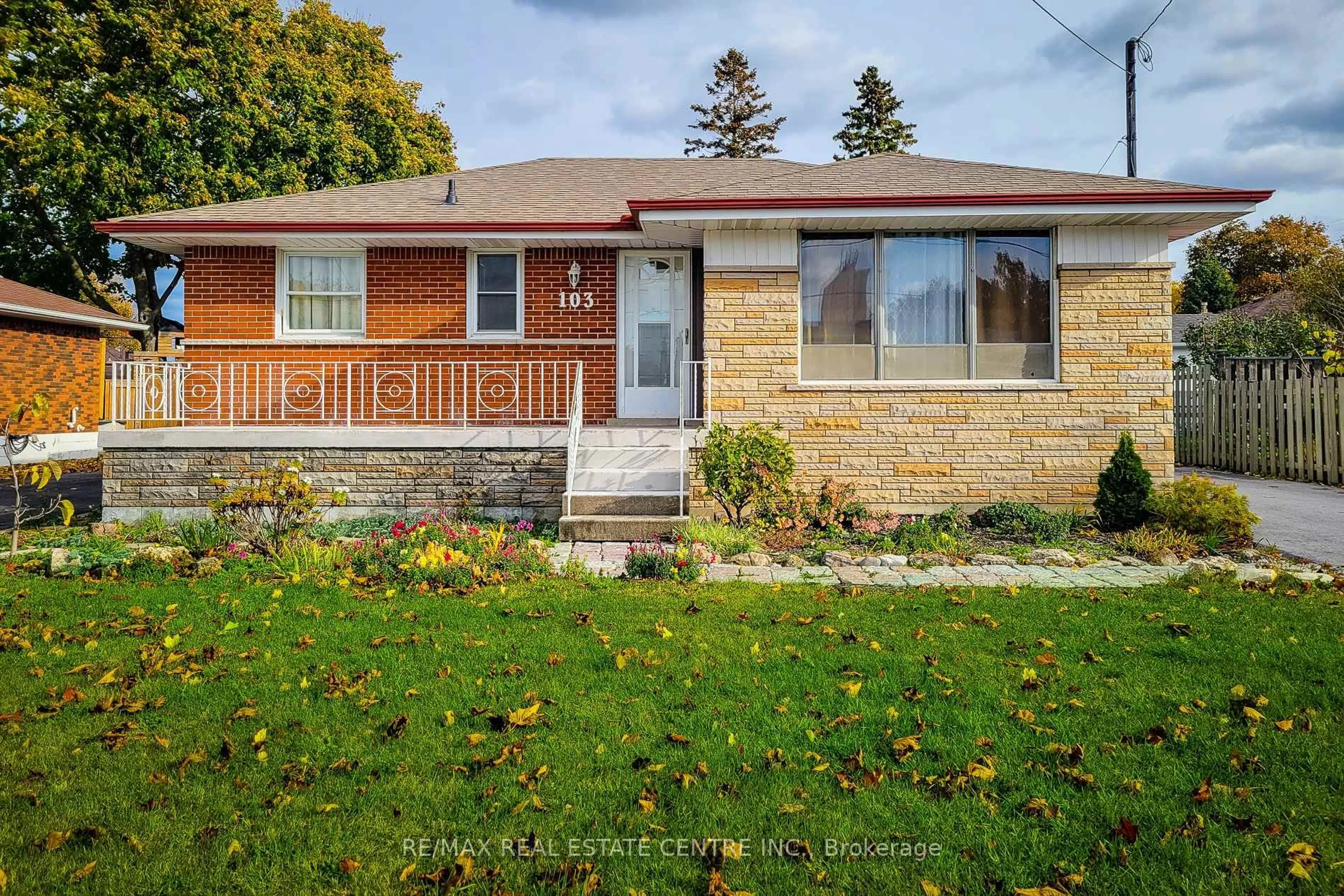 Home with brick exterior material, street for 103 East 45th St, Hamilton Ontario L8T 3J9