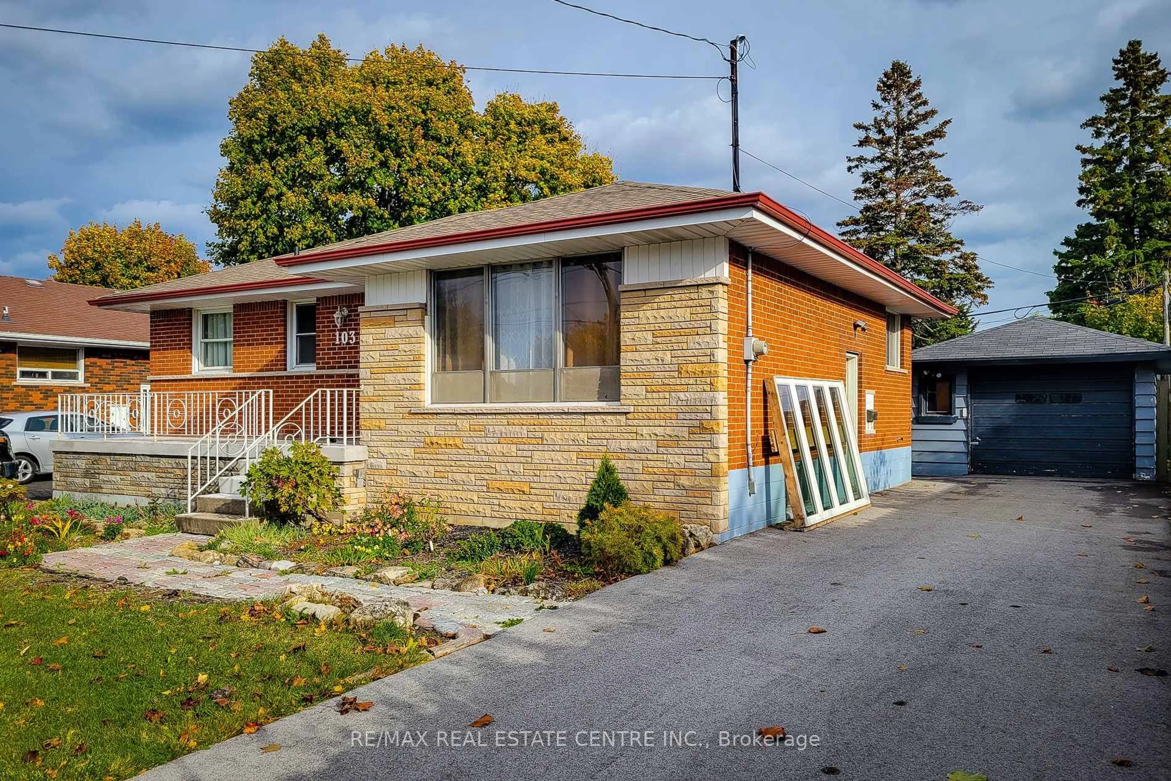 Home with brick exterior material, street for 103 East 45th St, Hamilton Ontario L8T 3J9