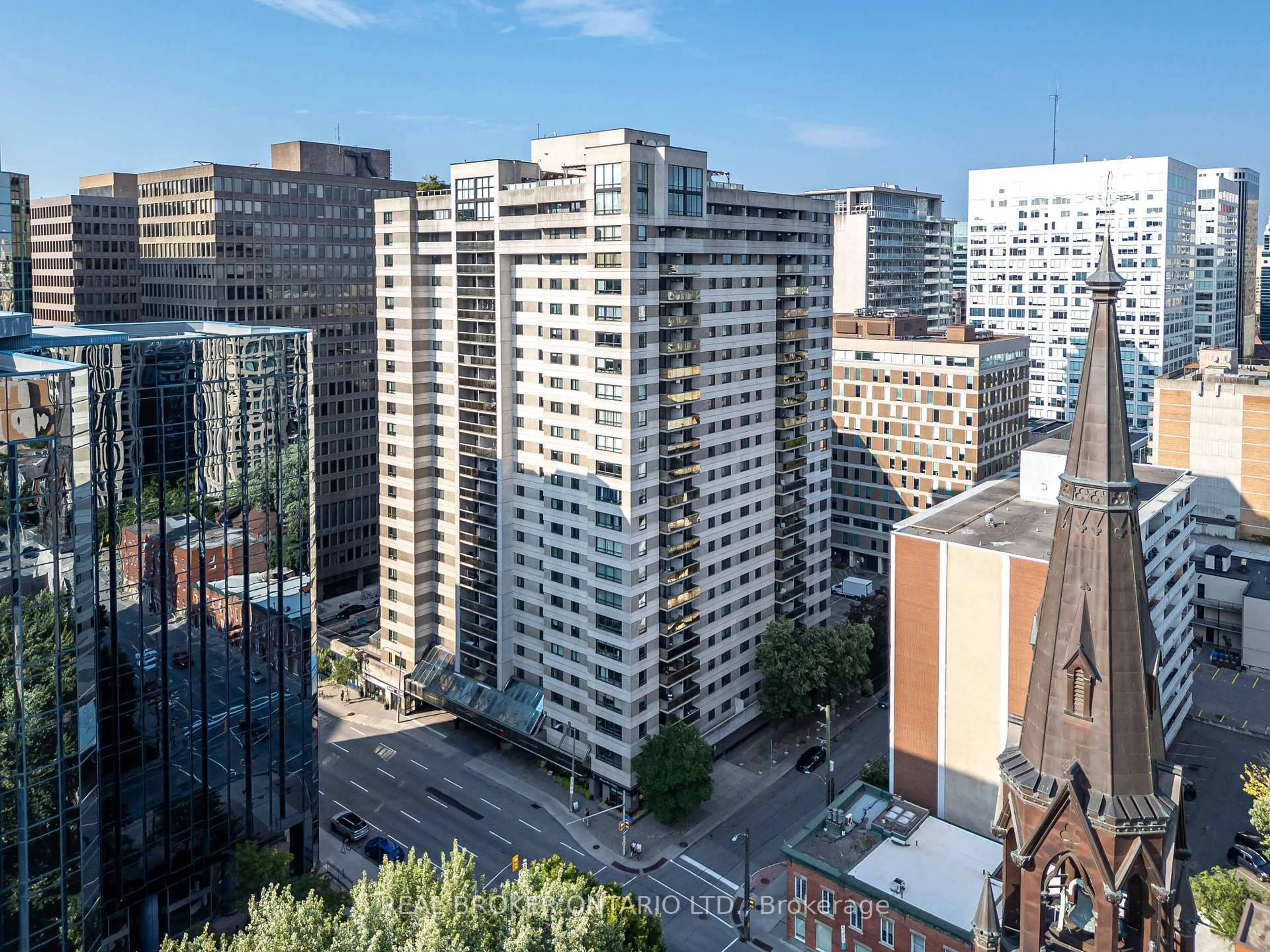 A pic from outside/outdoor area/front of a property/back of a property/a pic from drone, city buildings view from balcony for 199 Kent St #906, Ottawa Ontario K2P 2K8
