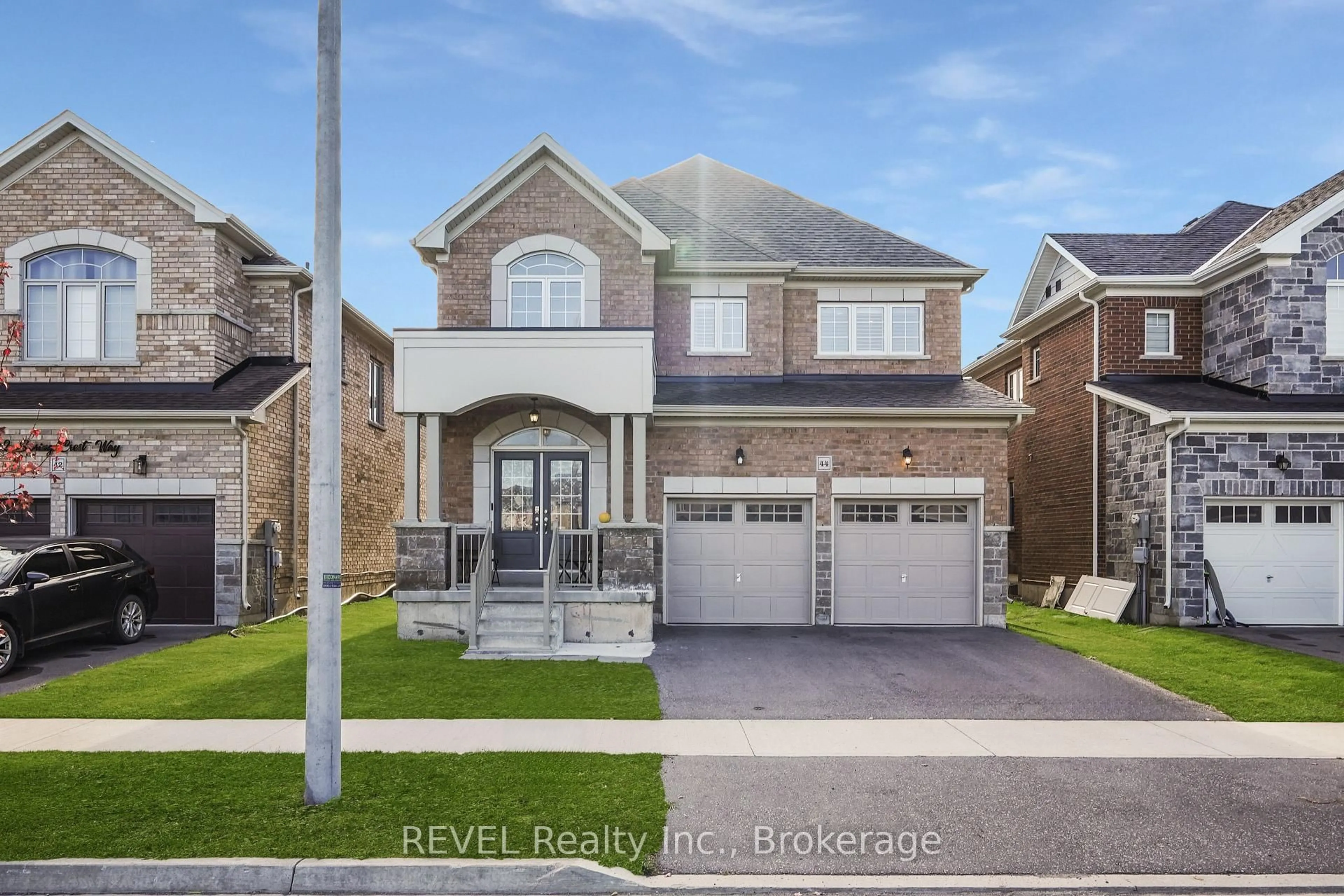 Home with brick exterior material, street for 44 Spring Crest Way, Thorold Ontario L2V 0J8