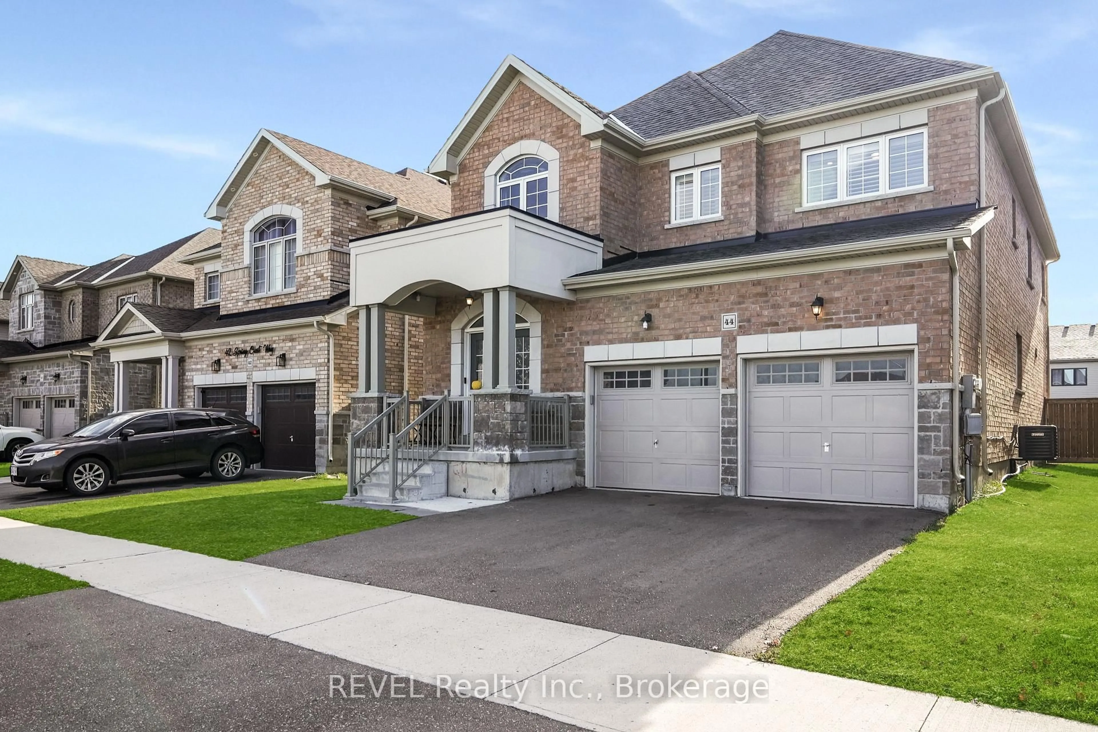 Home with brick exterior material, street for 44 Spring Crest Way, Thorold Ontario L2V 0J8