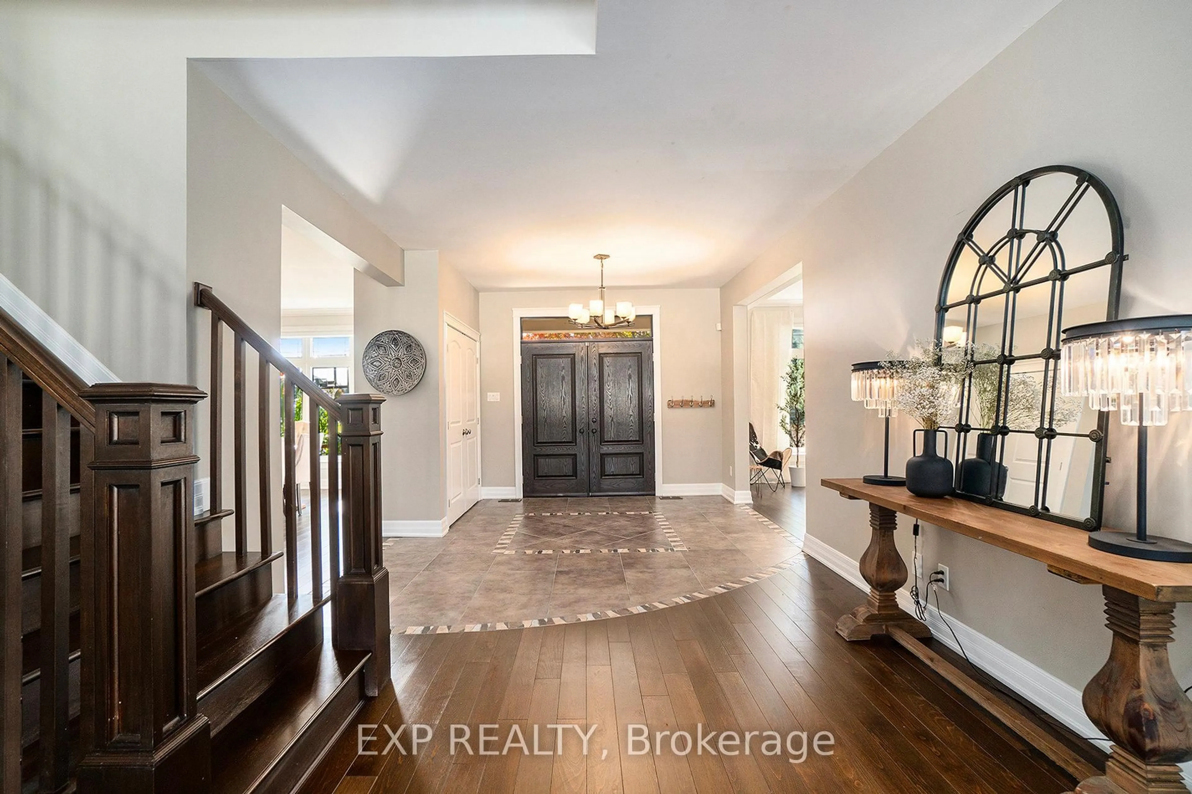 Indoor entryway for 450 Lockmaster Cres, Ottawa Ontario K4M 1L9