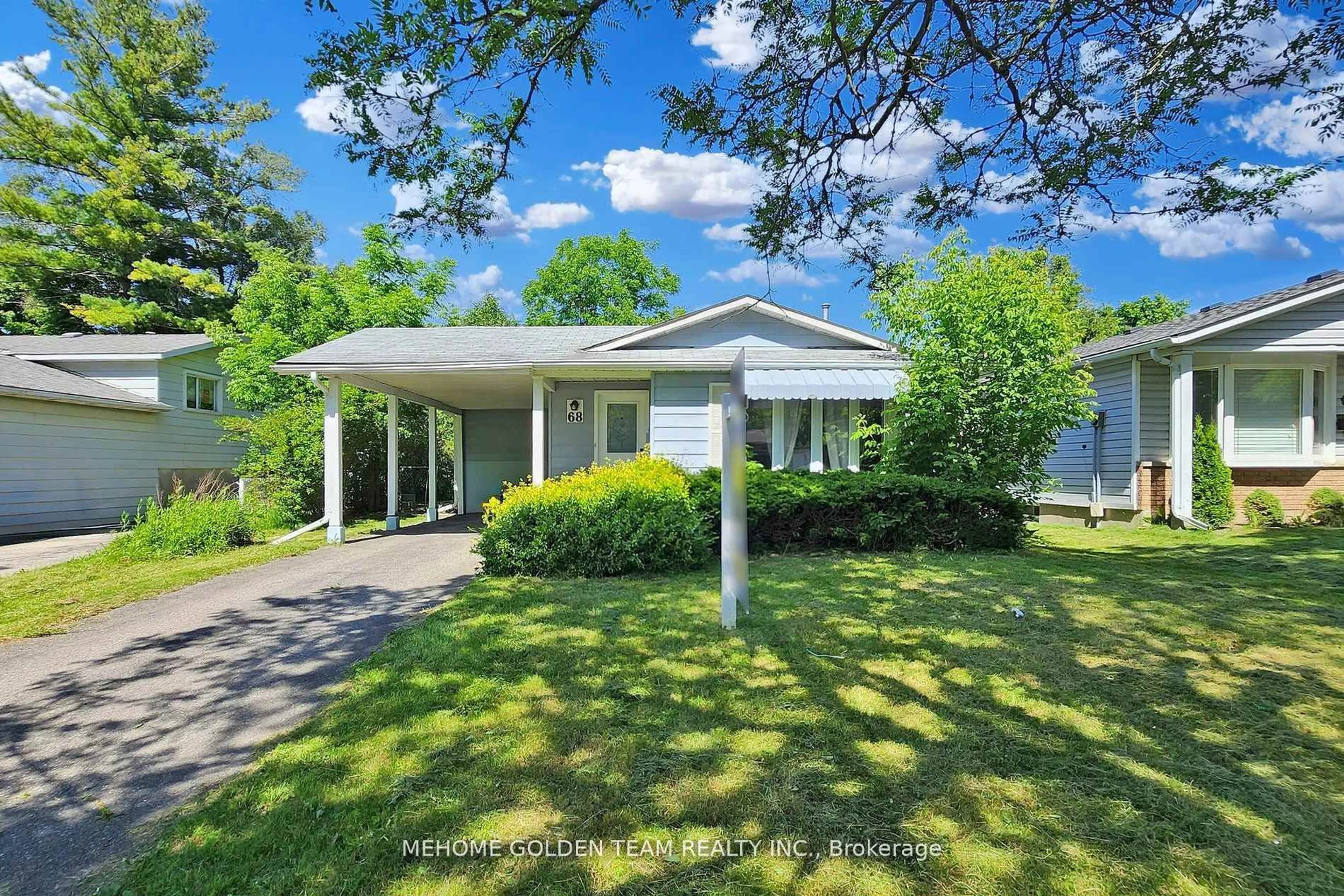 A pic from outside/outdoor area/front of a property/back of a property/a pic from drone, water/lake/river/ocean view for 68 Amos Ave, Waterloo Ontario N2L 5G3