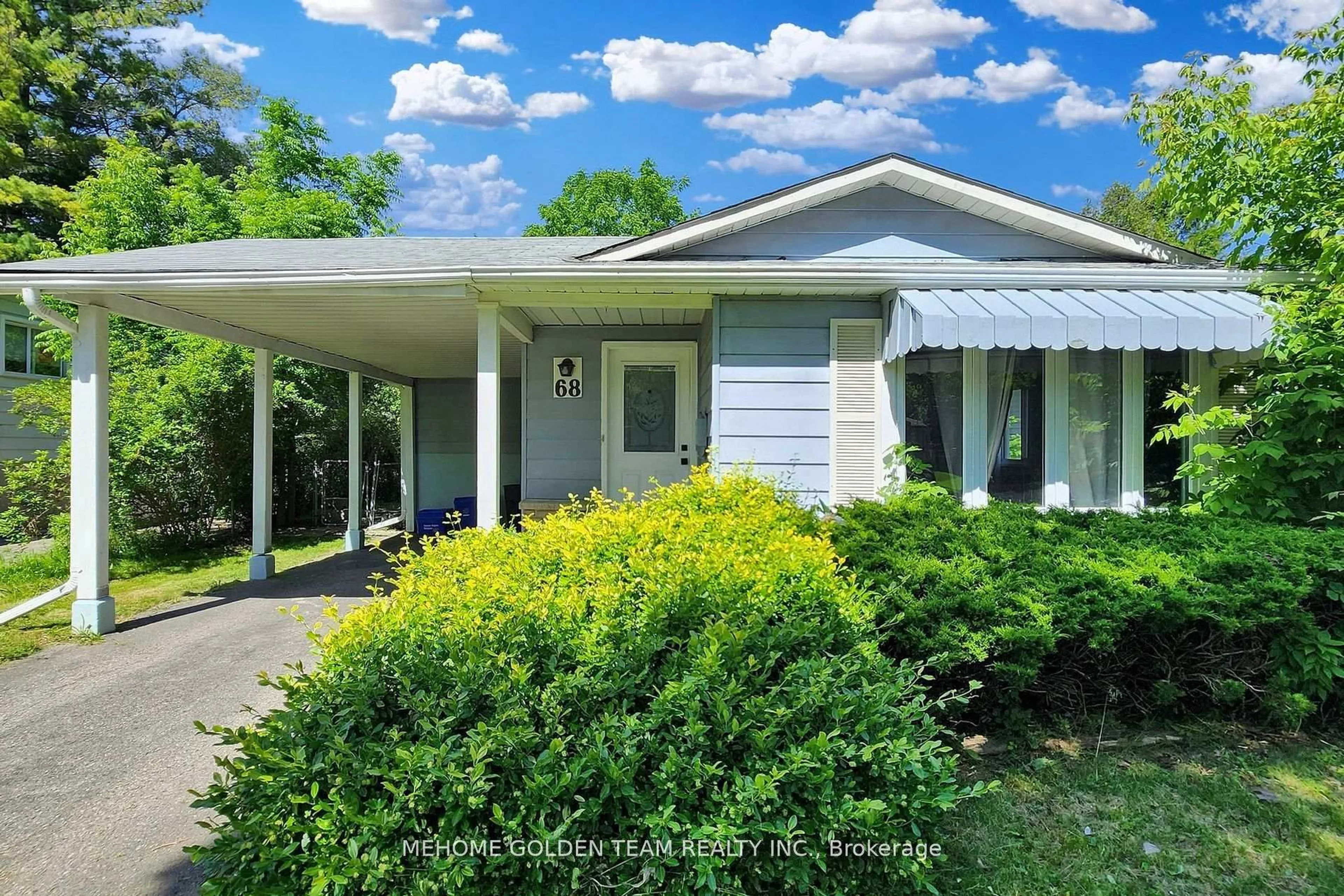 Home with vinyl exterior material, street for 68 Amos Ave, Waterloo Ontario N2L 5G3