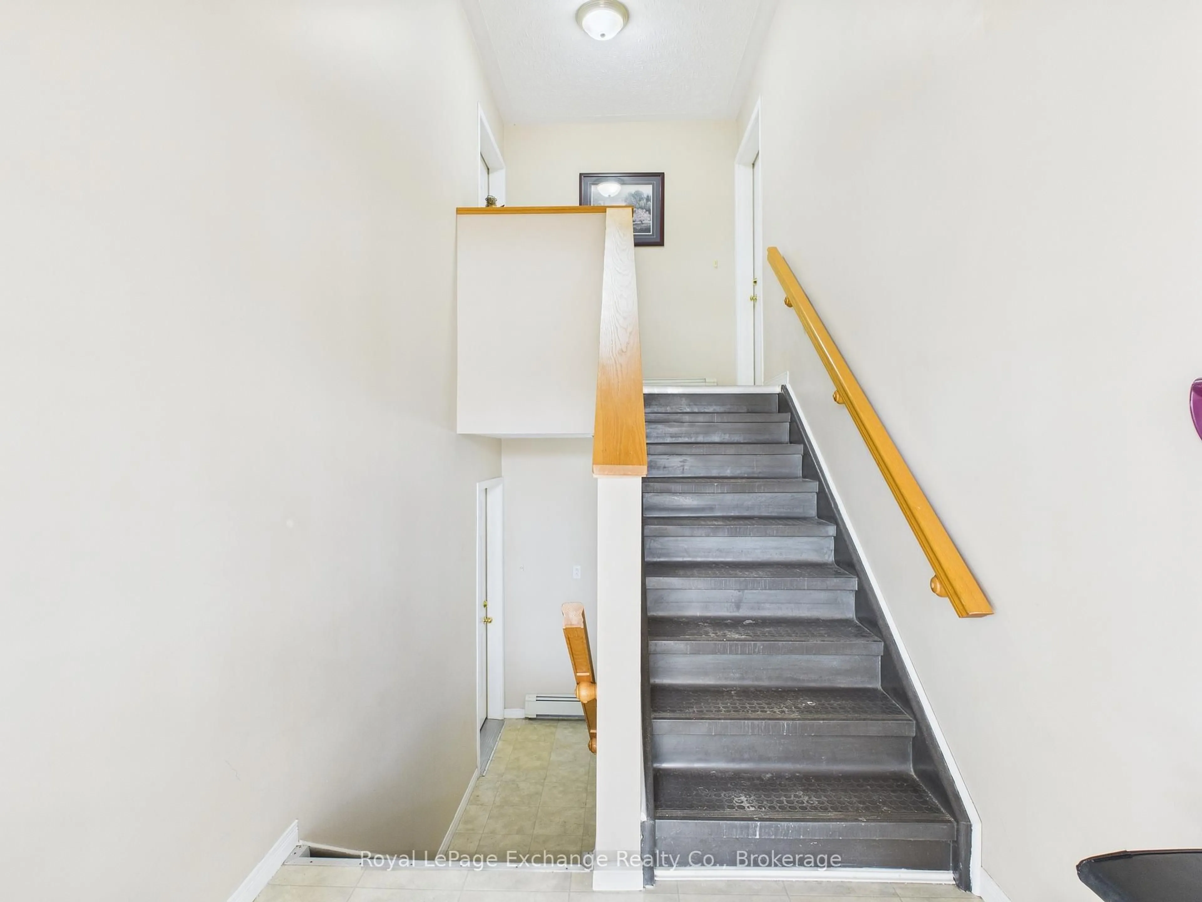 Stairs for 403 Highland Dr, North Huron Ontario N0G 2W0