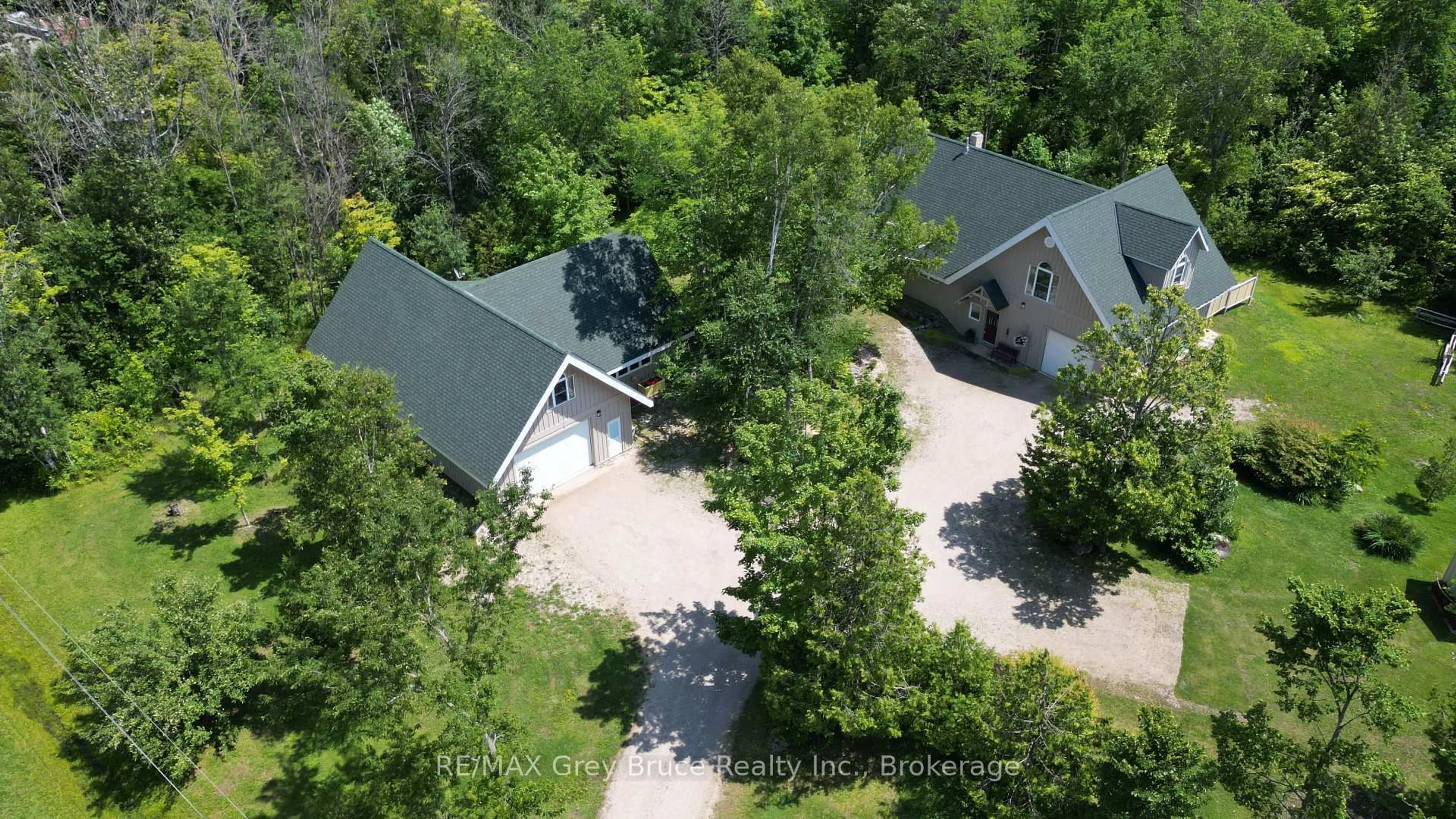 A pic from outside/outdoor area/front of a property/back of a property/a pic from drone, unknown for 20 Maple Dr, Northern Bruce Peninsula Ontario N0H 1Z0