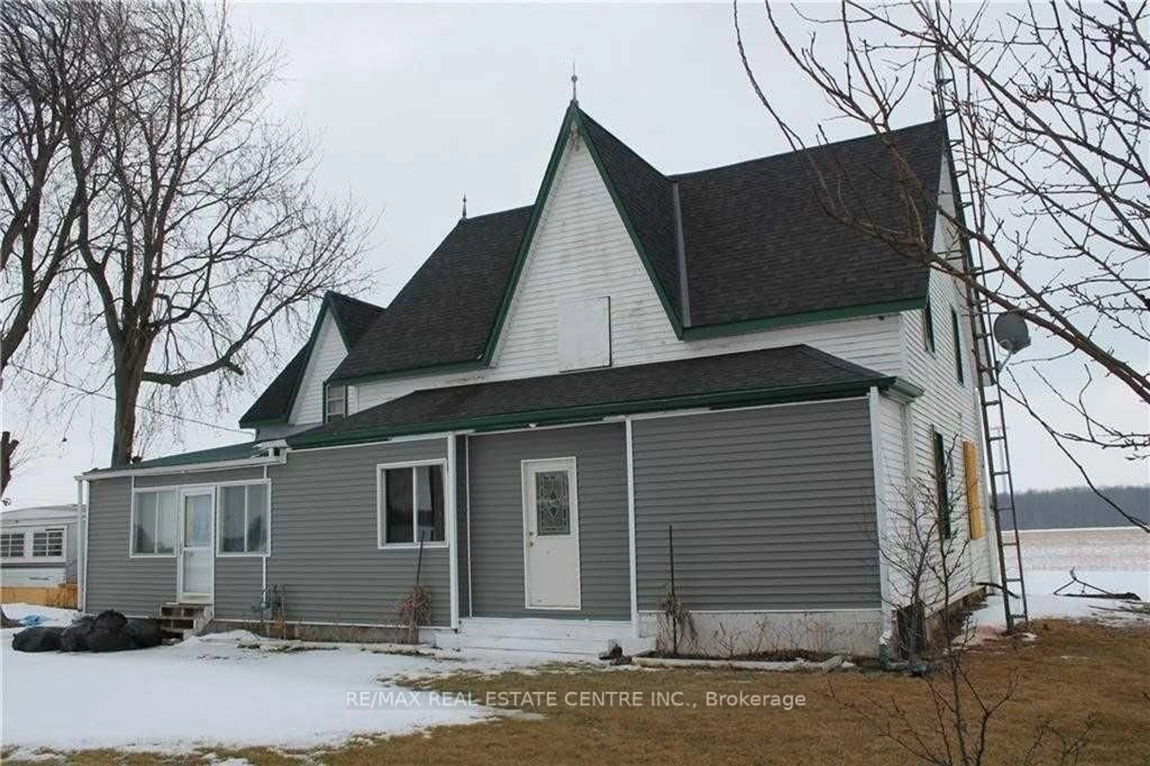 Home with vinyl exterior material, building for 5940 Rainham Rd, Haldimand Ontario N1A 2W8