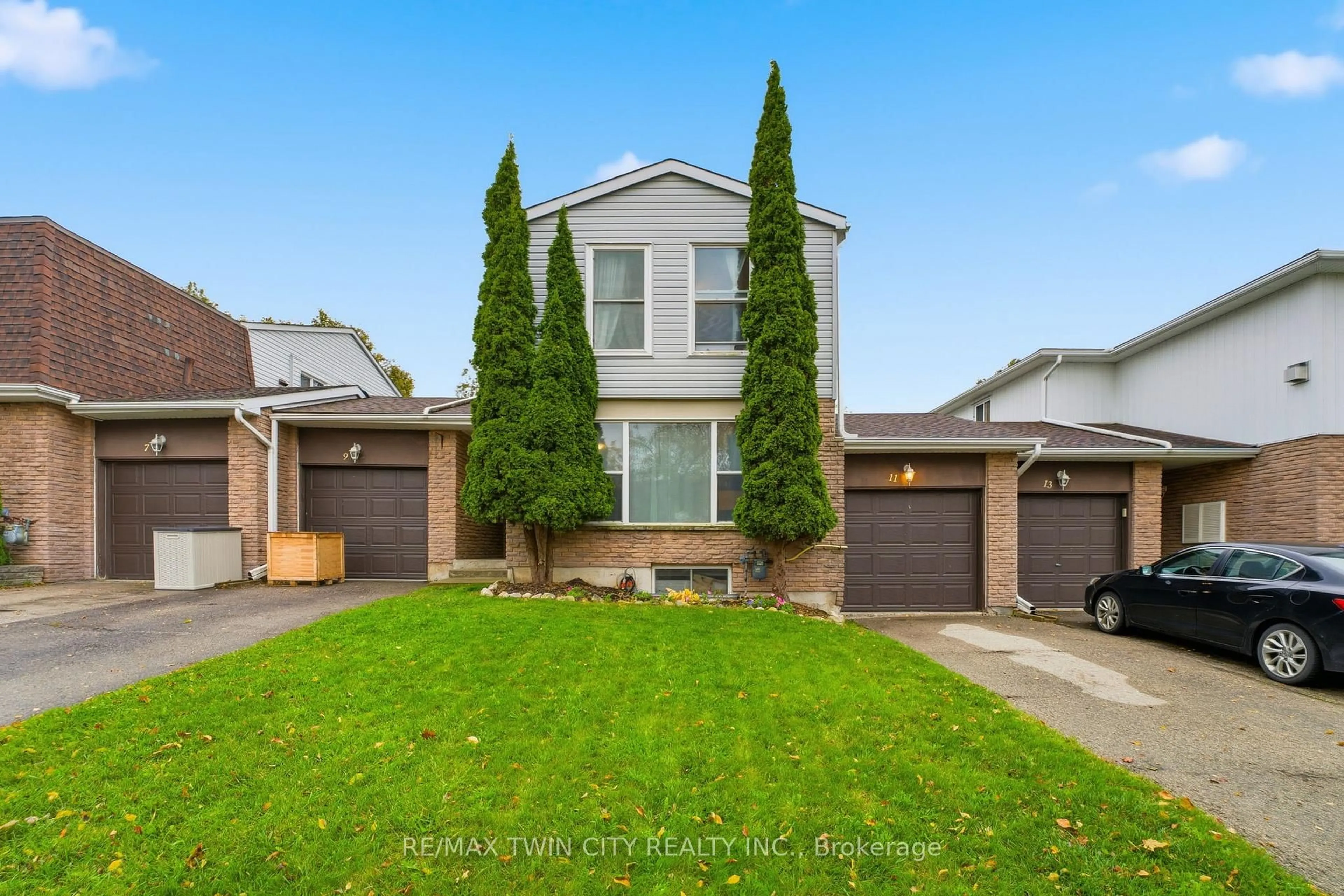 Home with brick exterior material, street for 11 Hillbrook Cres, Kitchener Ontario N2N 1J4