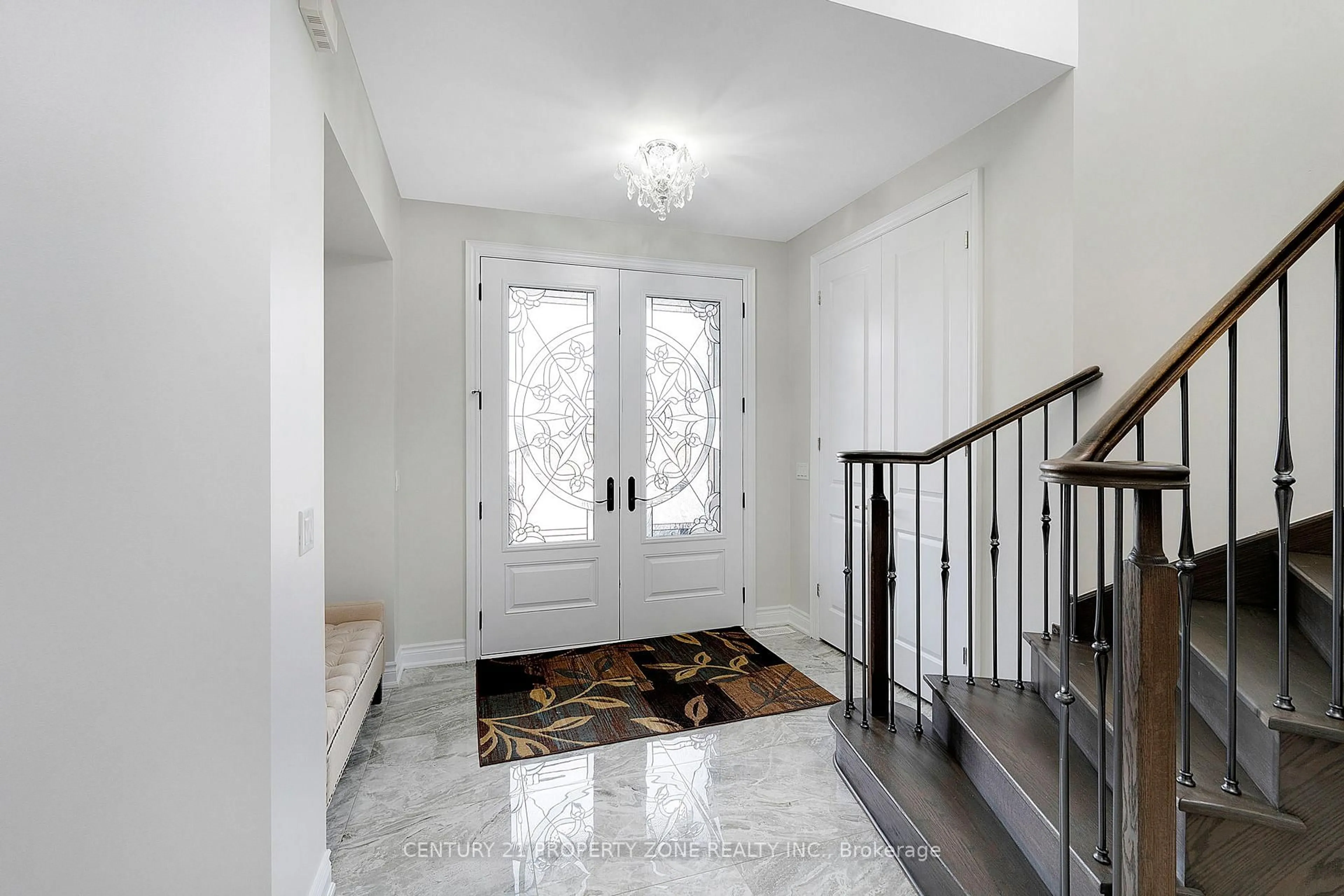 Indoor entryway for 129 Prince Charles Cres, Woodstock Ontario N4T 0N1