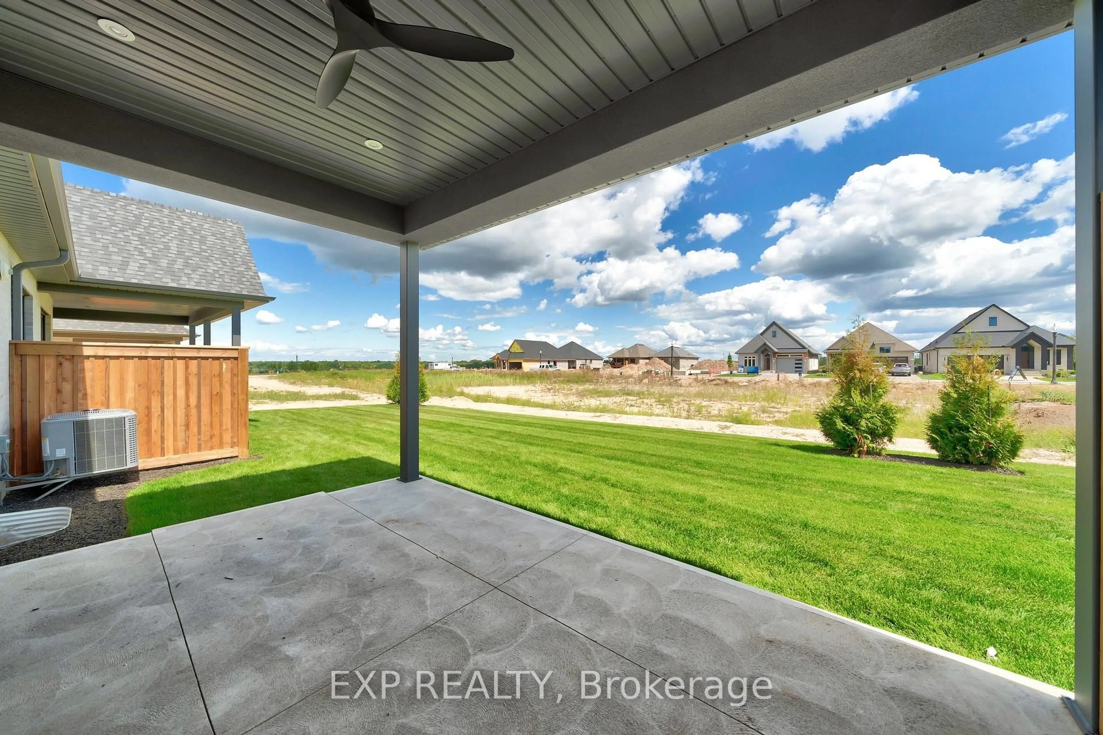 Patio, water/lake/river/ocean view for 296 Perth Tr #H, Welland Ontario L3B 6G5