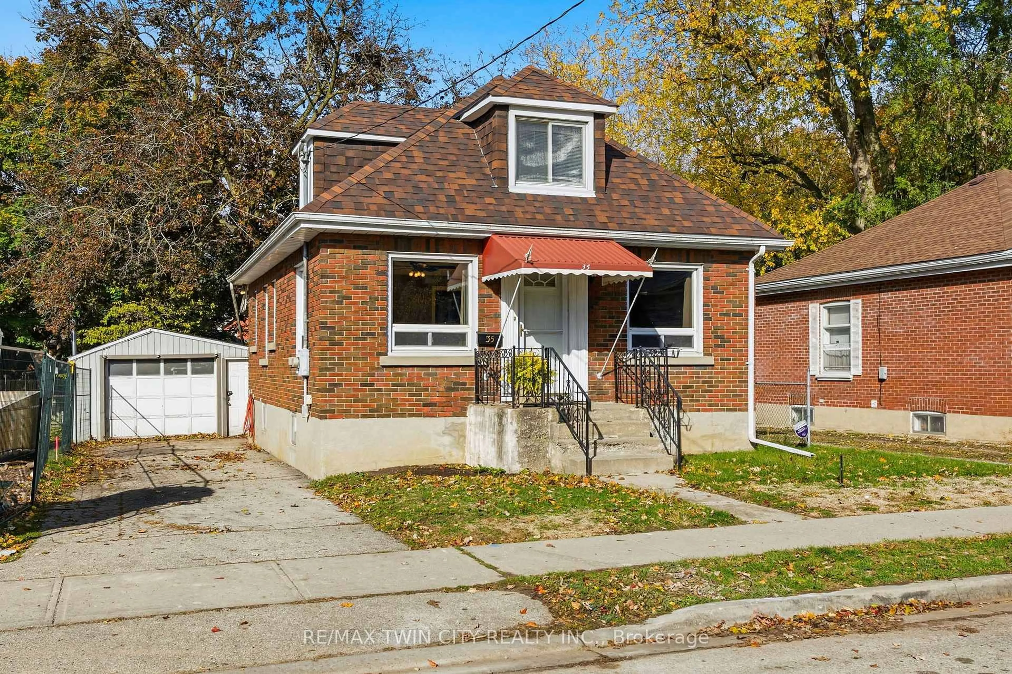 Home with brick exterior material, street for 35 Edwin St, Brantford Ontario N3T 4B8