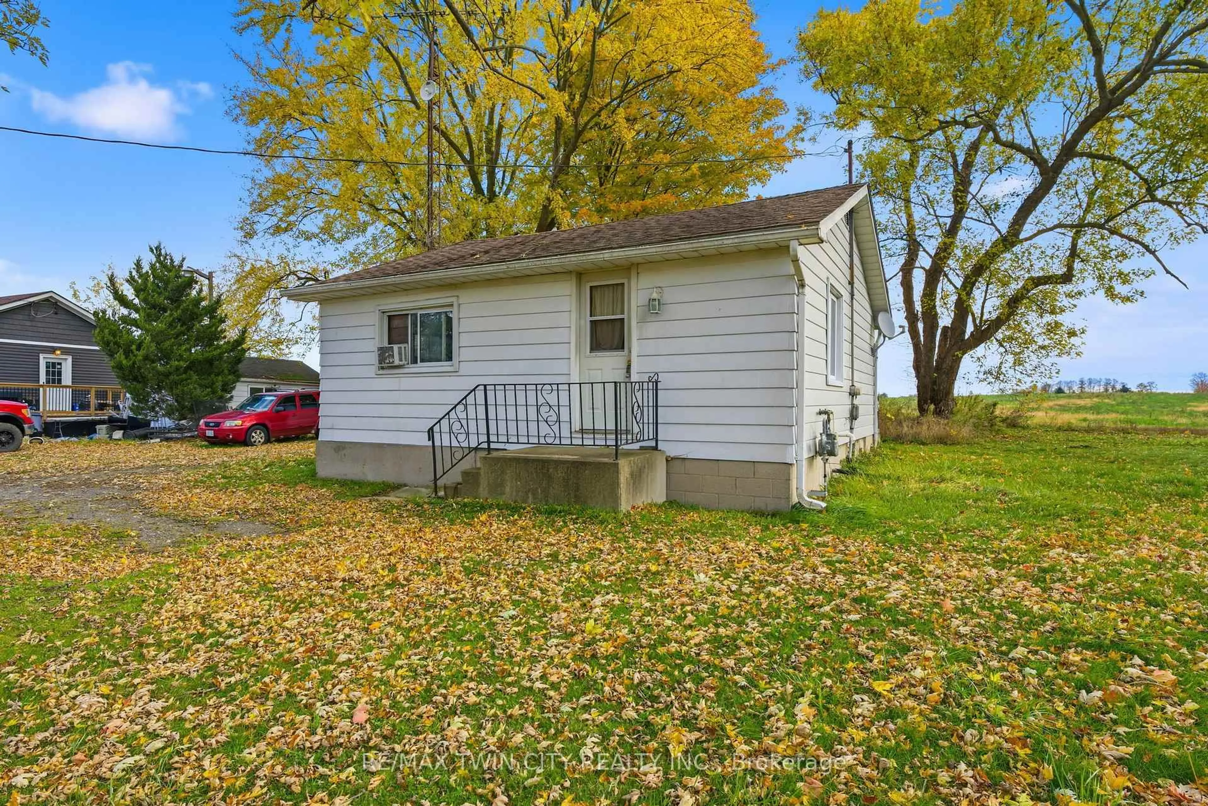 Unknown for 2094 Cockshutt Rd, Norfolk Ontario N0E 1Y0