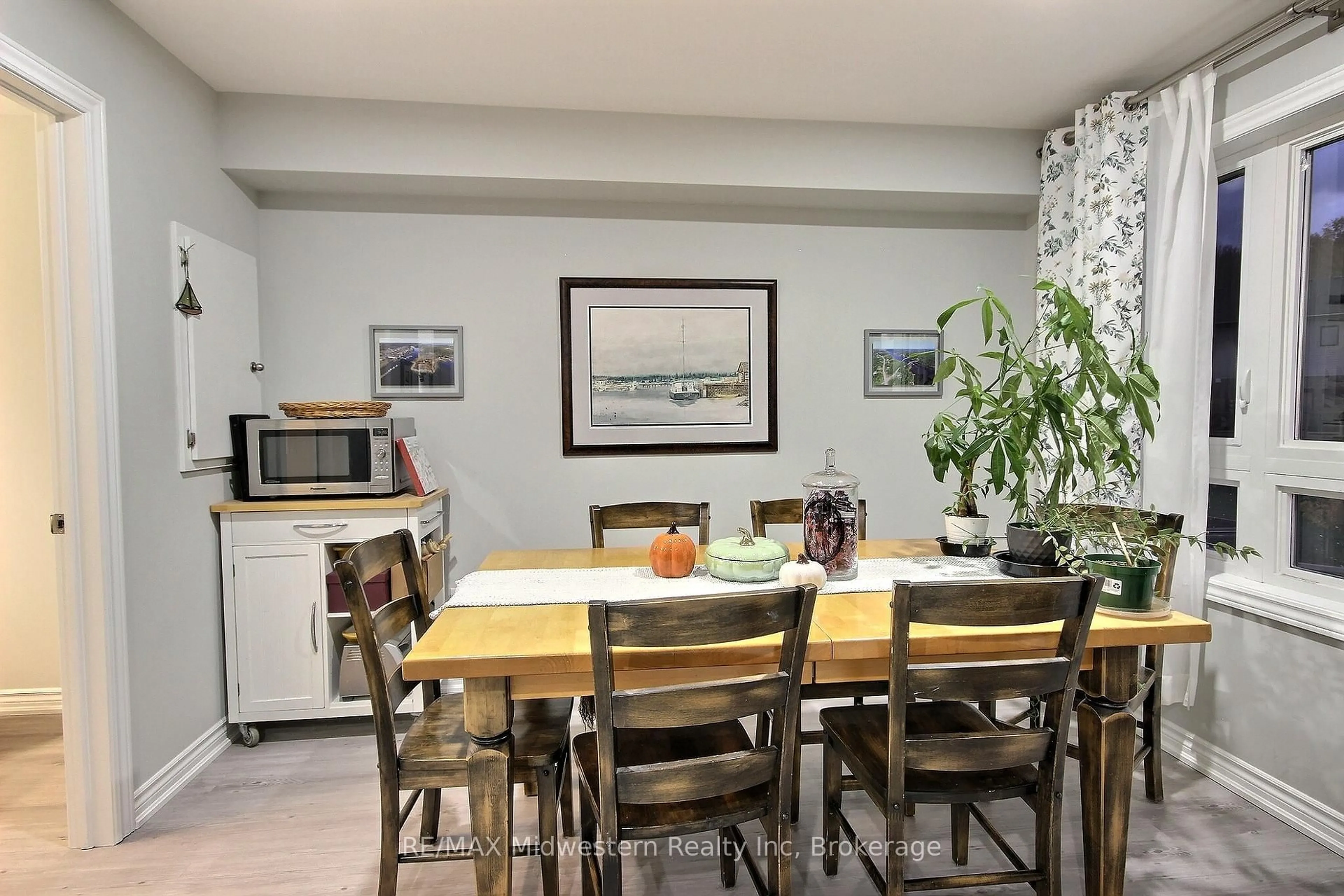 Dining room, unknown for 287 Chapel Hill Dr #35, Kitchener Ontario N2R 0S4