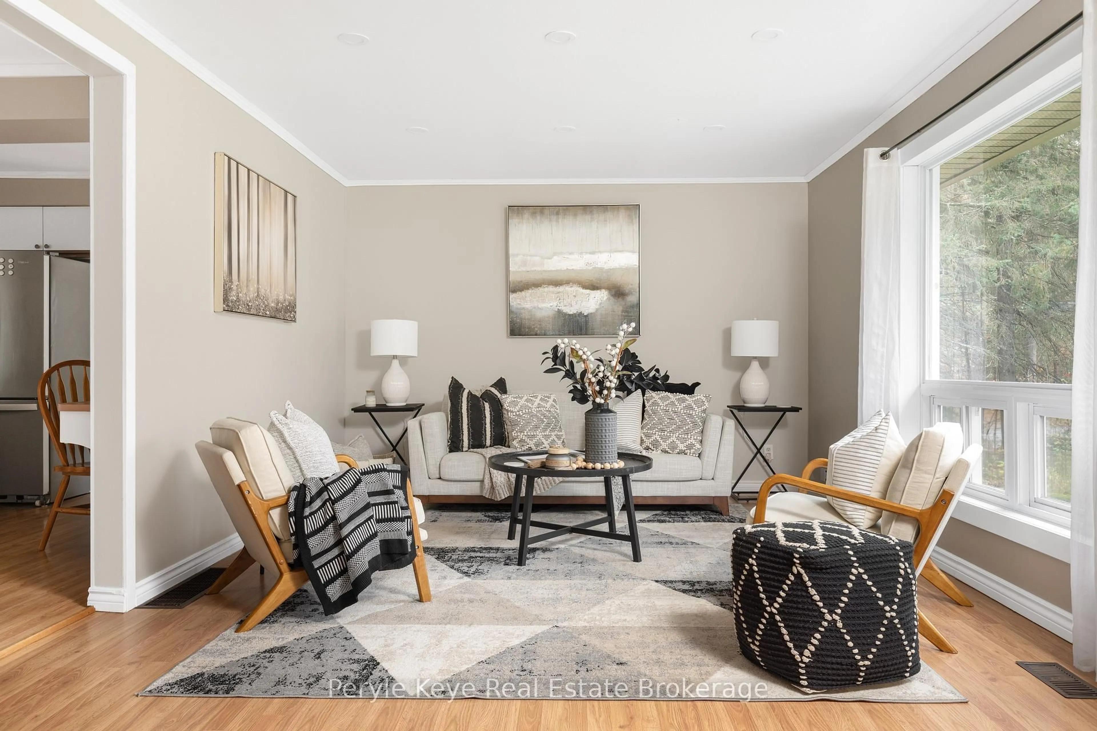 Living room with furniture, unknown for 322 Muskoka 10 Rd, Huntsville Ontario P0B 1L0