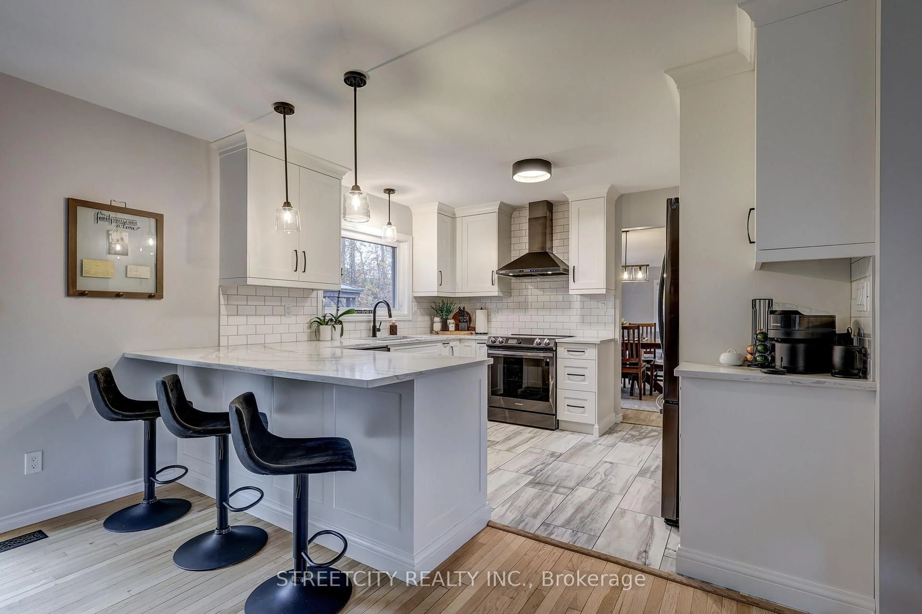 Open concept kitchen, ceramic/tile floor for 231 Centennial Ave, St. Thomas Ontario N5R 5B4