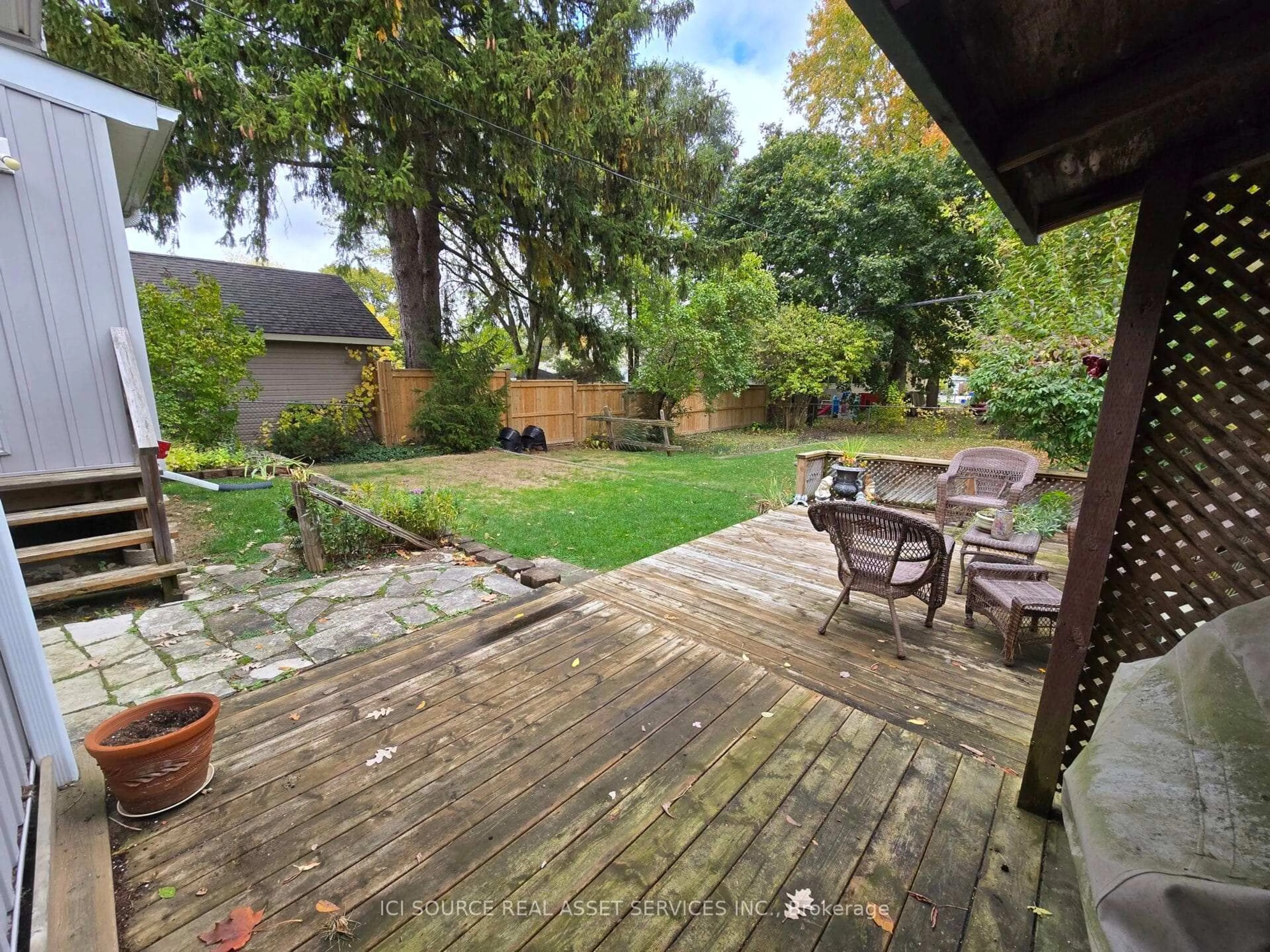 Patio, street for 52 Boullee St, London East Ontario N5Y 1T6