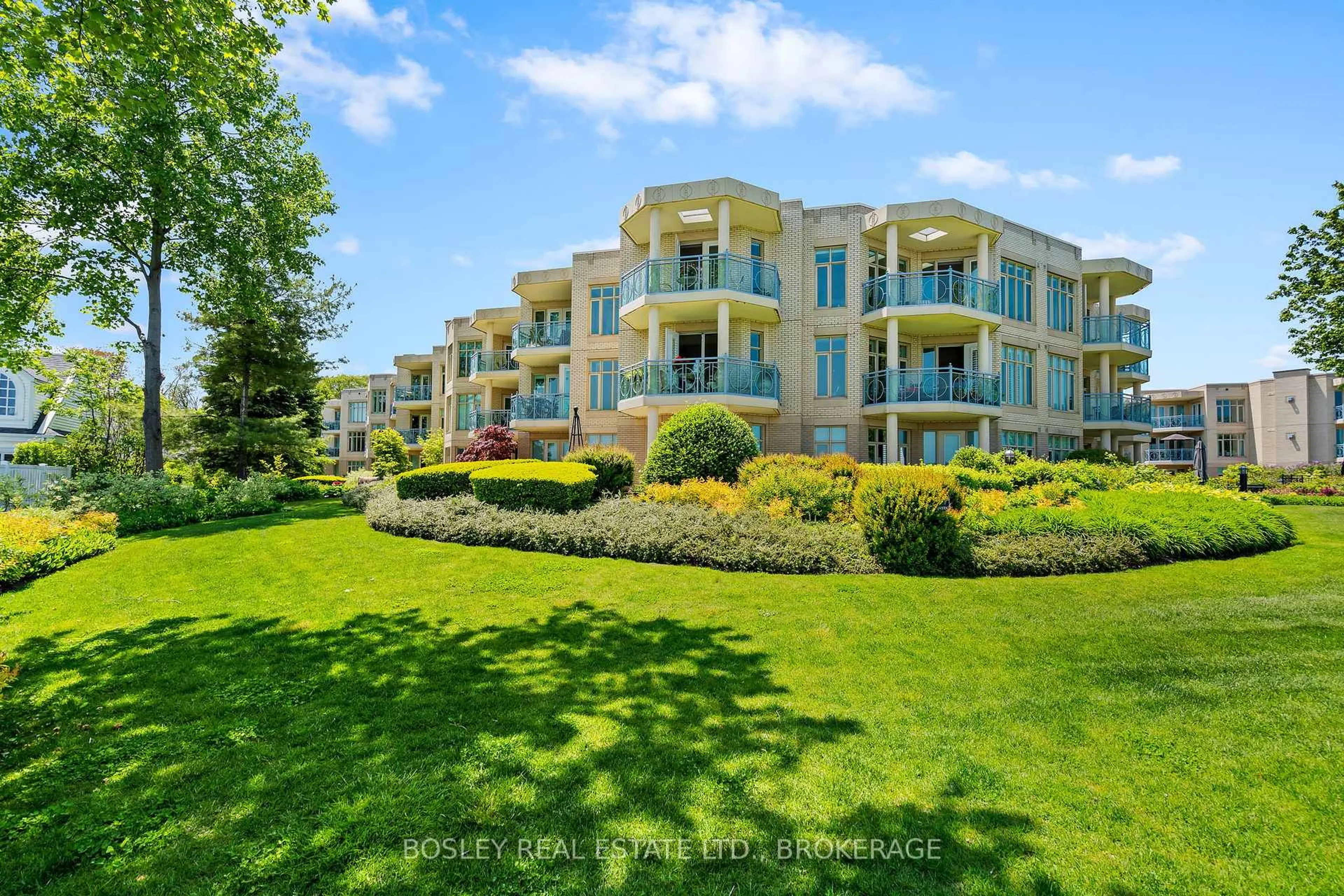 A pic from outside/outdoor area/front of a property/back of a property/a pic from drone, water/lake/river/ocean view for 225 Ricardo St #205, Niagara-on-the-Lake Ontario L0S 1J0