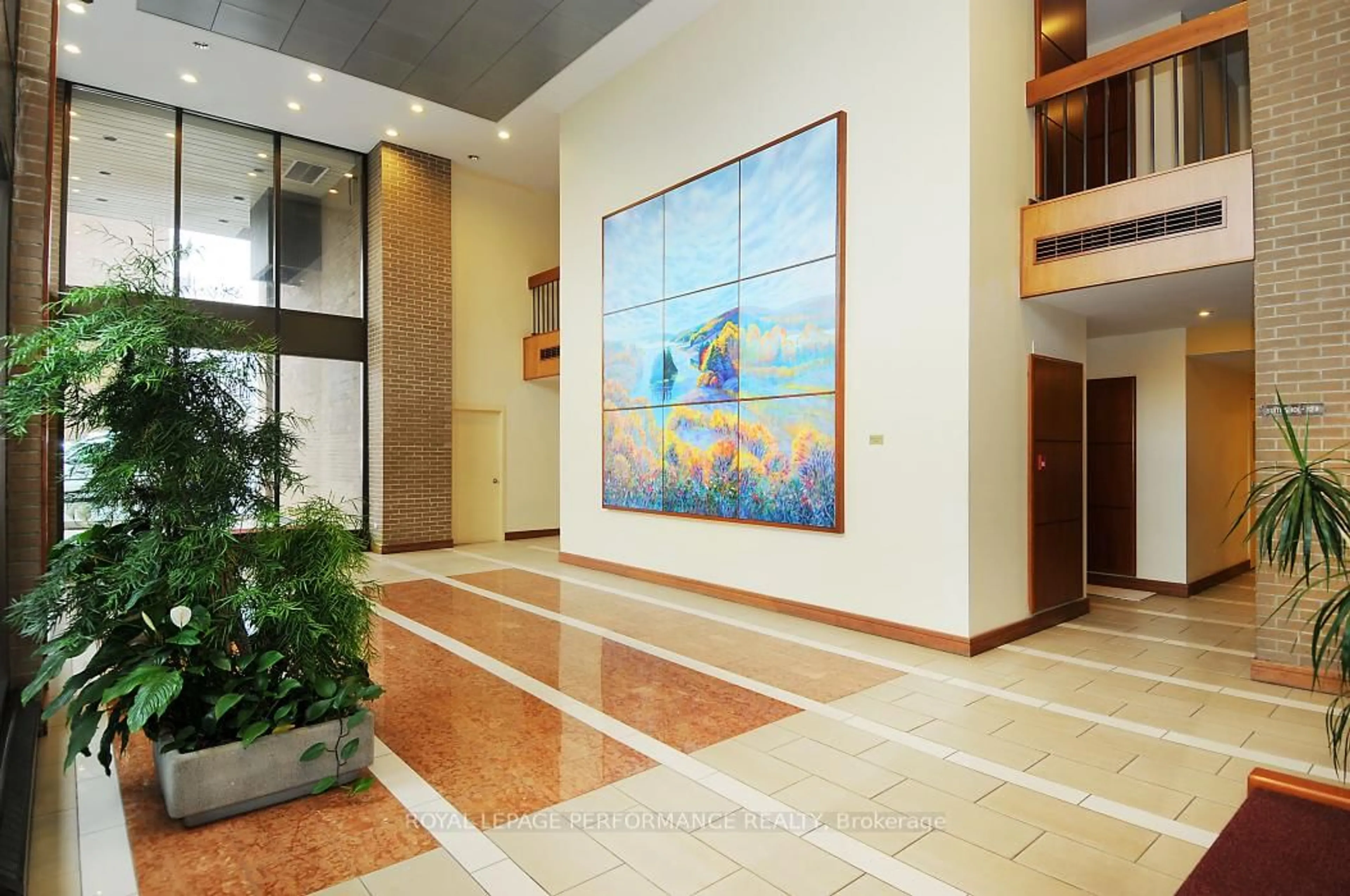 Lobby for 505 St Laurent Blvd #2302, Ottawa Ontario K1K 3X4