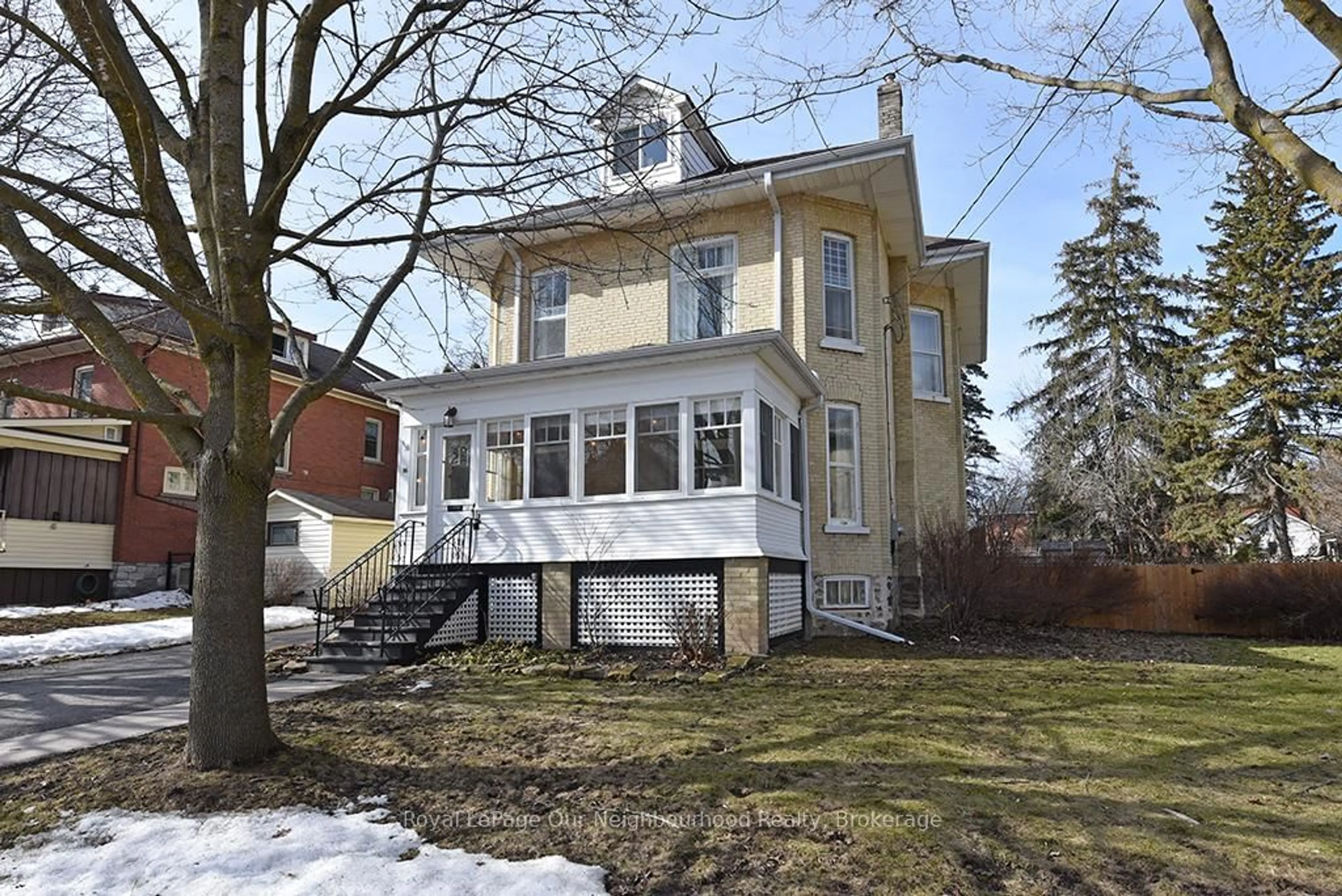 Unknown for 16 Francis St, Kawartha Lakes Ontario K9V 3R6