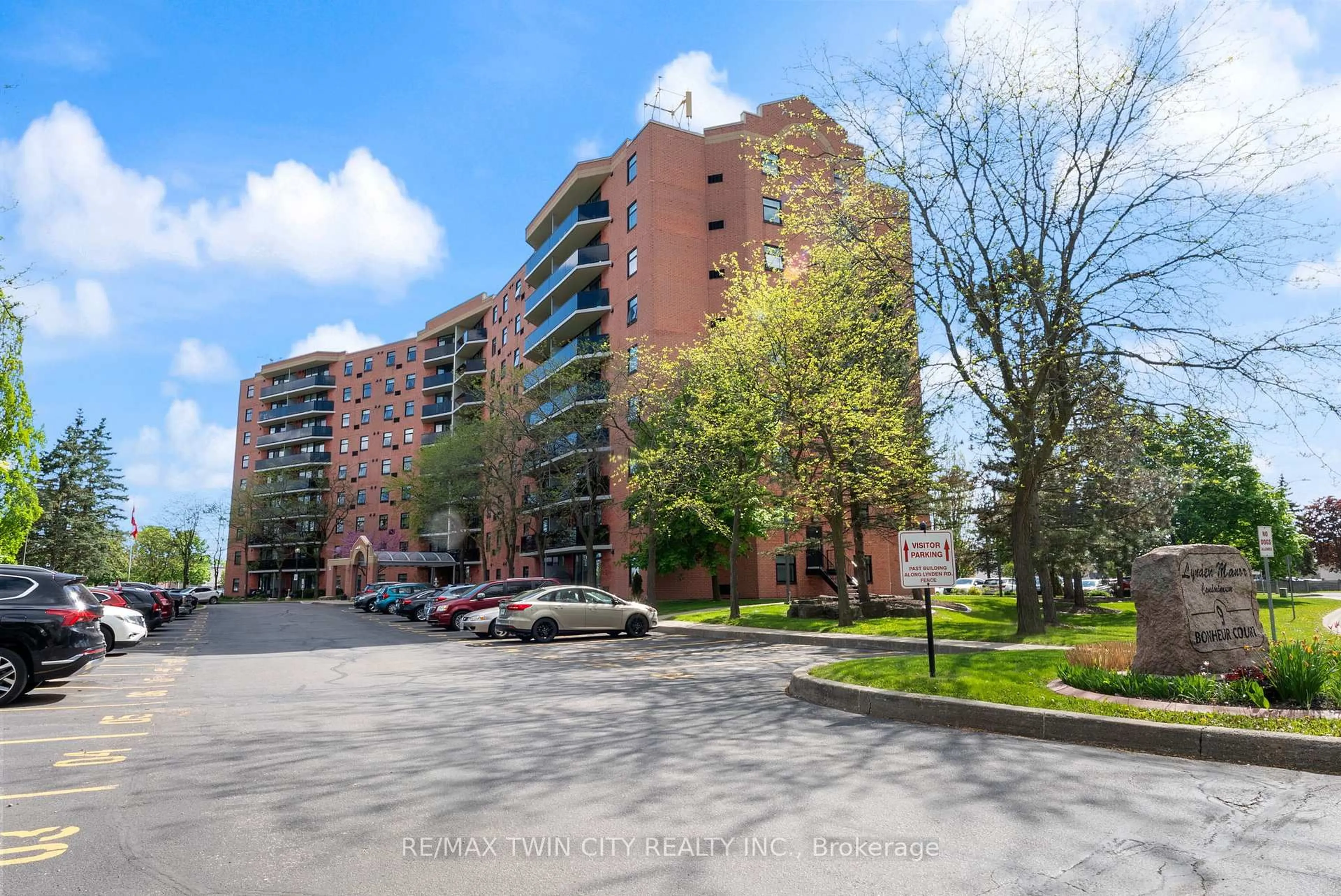 A pic from outside/outdoor area/front of a property/back of a property/a pic from drone, street for 9 Bonheur Crt #212, Brantford Ontario N3P 1Z5