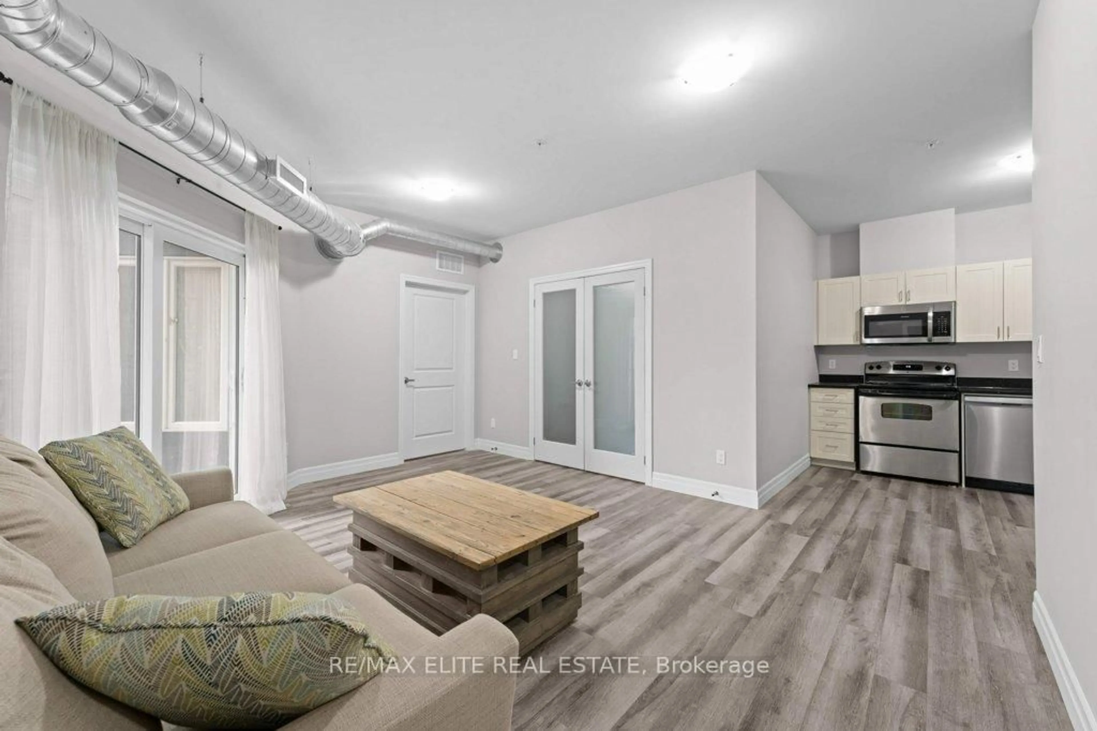 A pic of a room for 501 Frontenac St #211, Kingston Ontario K7K 4L9