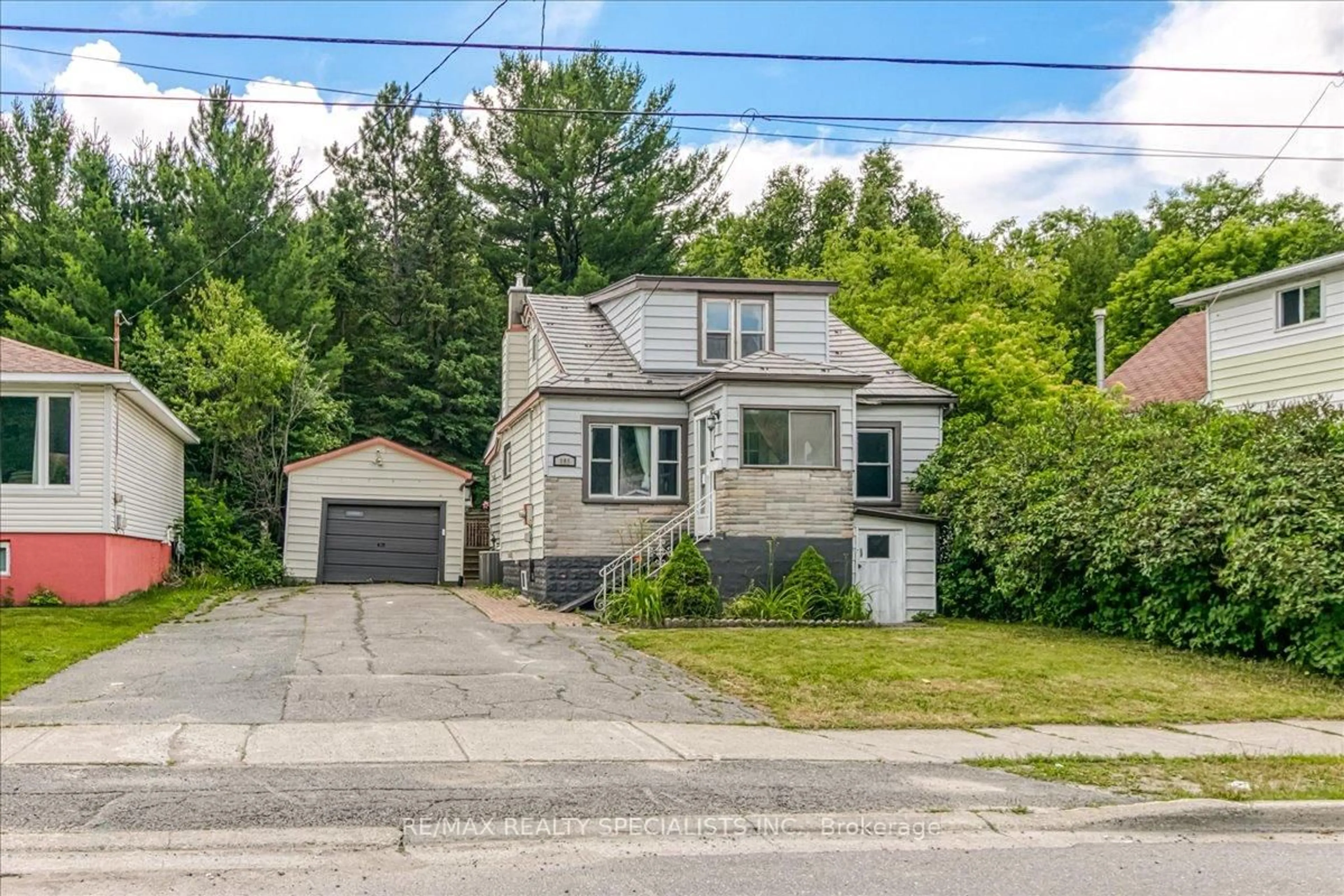 Unknown for 803 Howey Dr, Greater Sudbury Ontario P3B 1G9